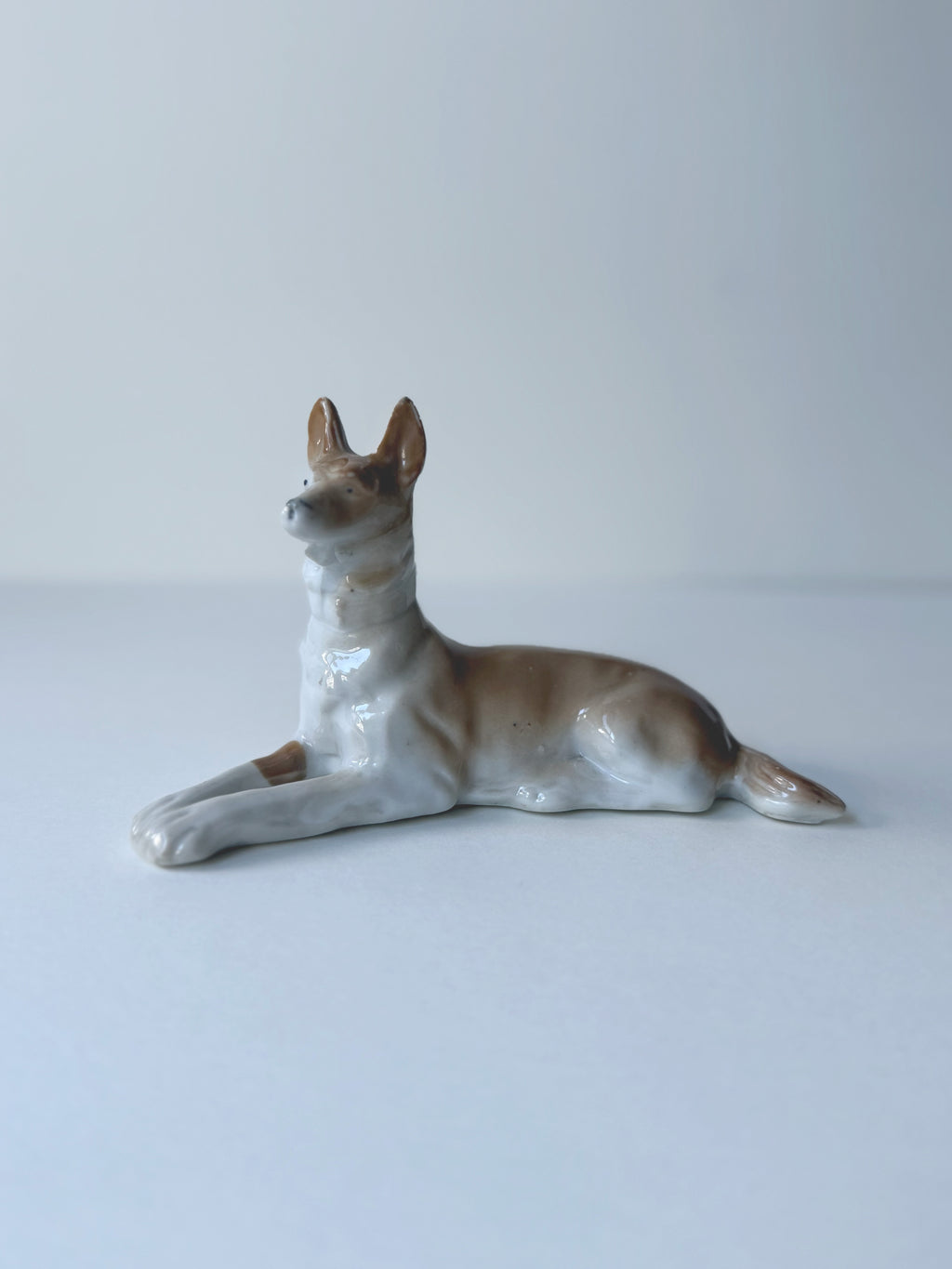 Vintage ceramic figurine｜修長陶瓷獵犬