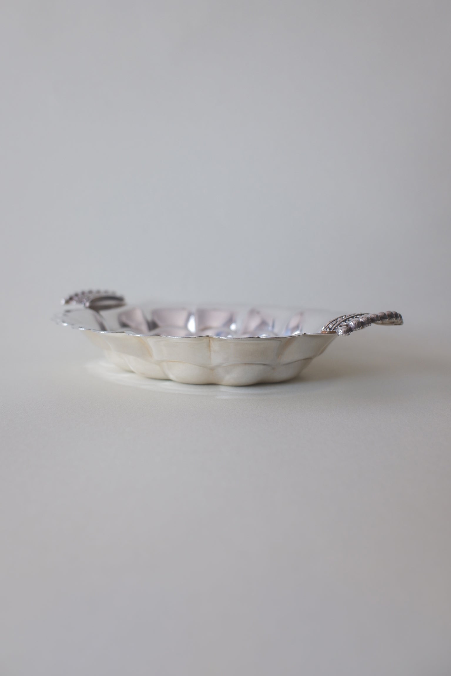 Vintage 鍍銀皇冠把手映光盤