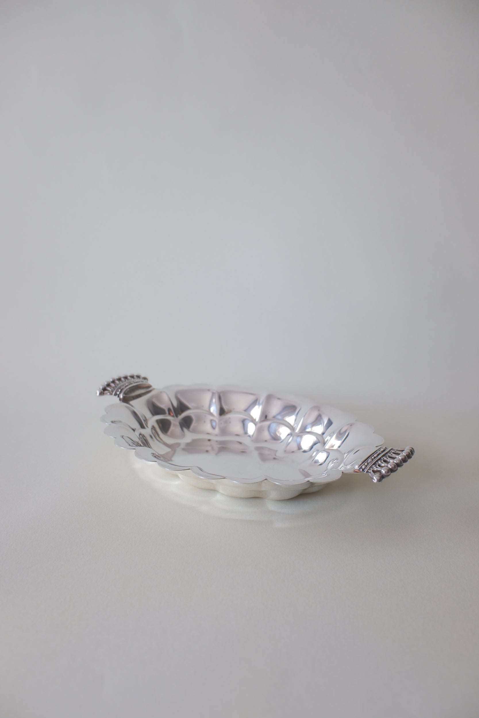 Vintage 鍍銀皇冠把手映光盤