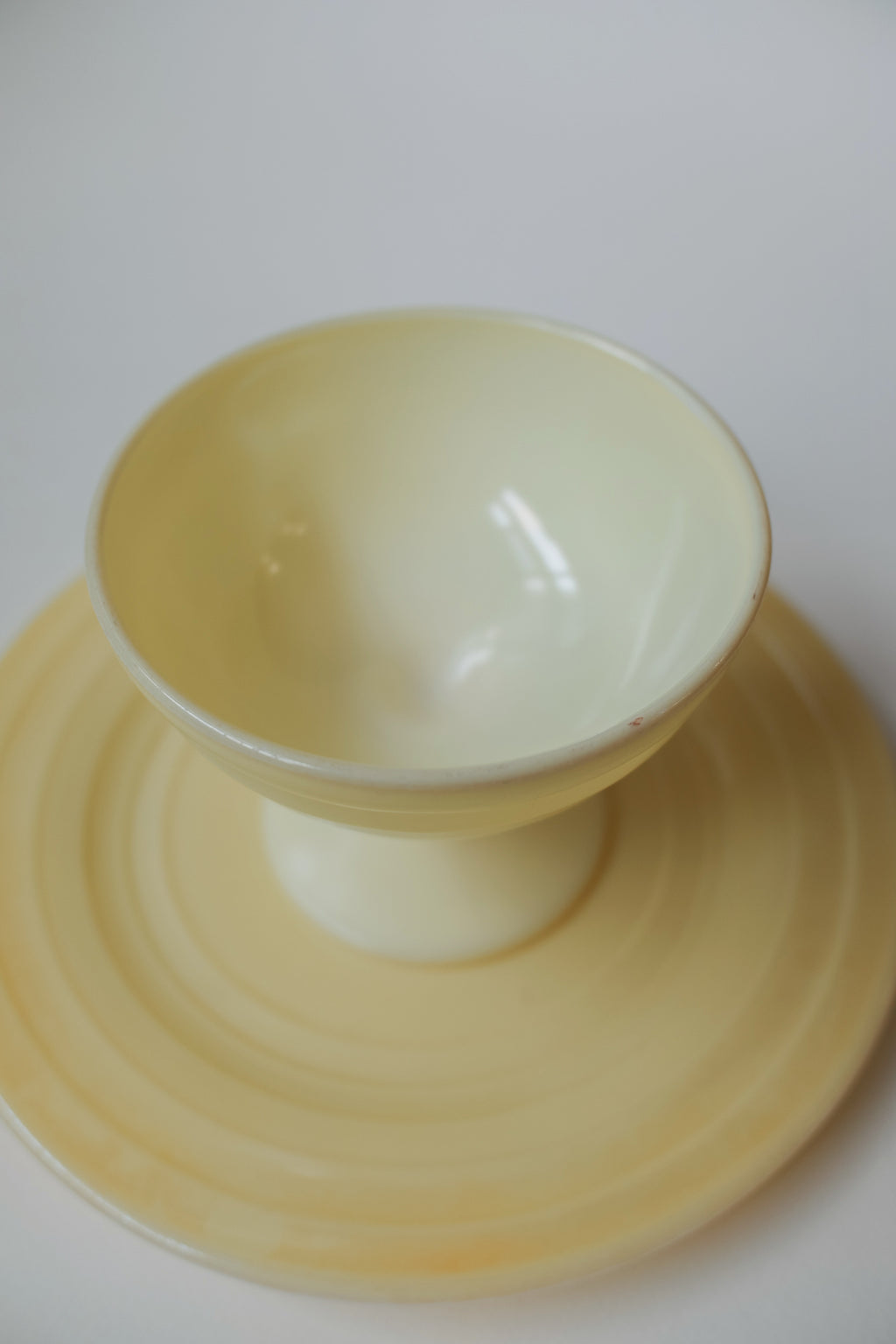 Vintage 奶油黃甜點杯盤組