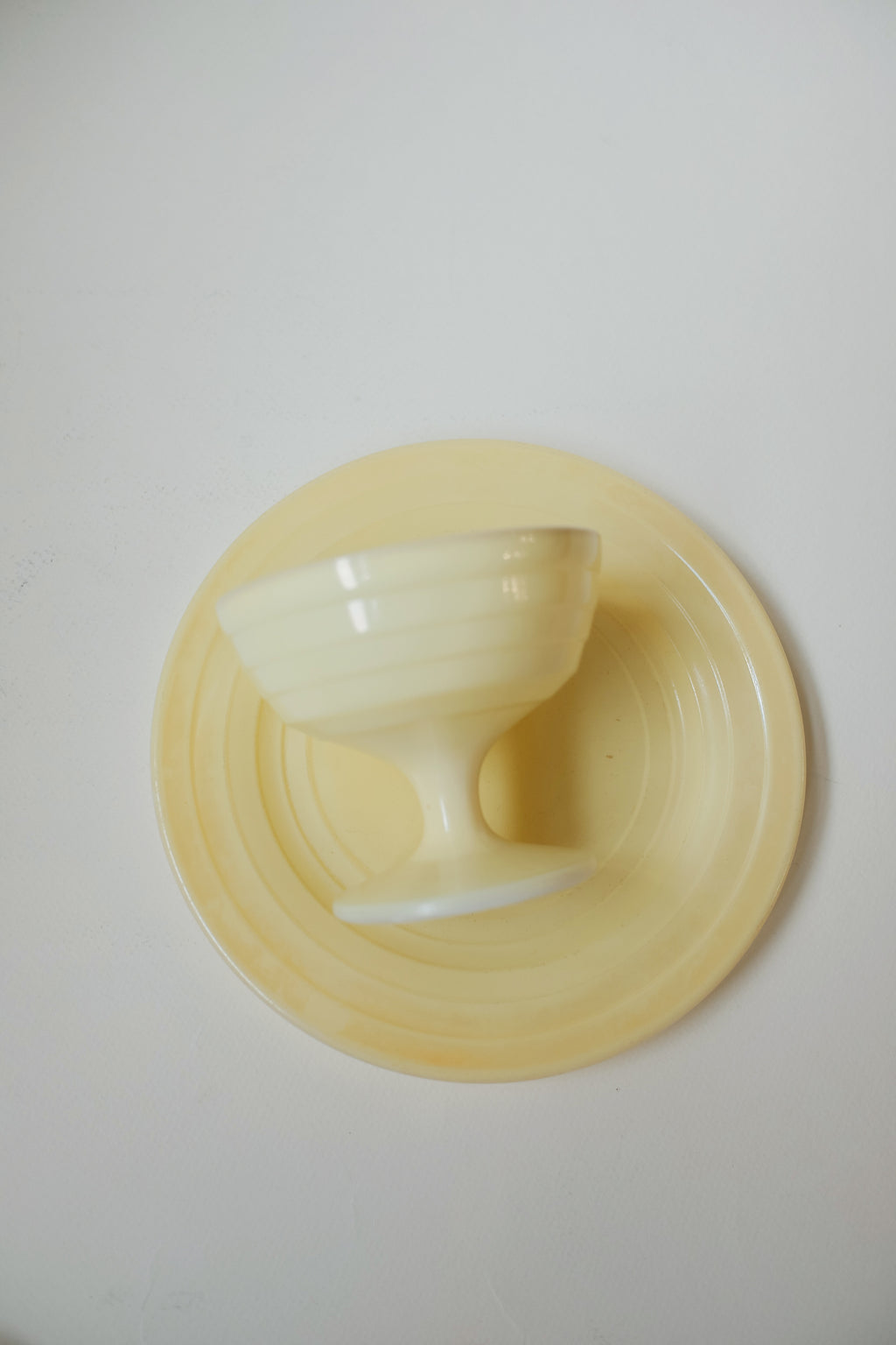 Vintage 奶油黃甜點杯盤組