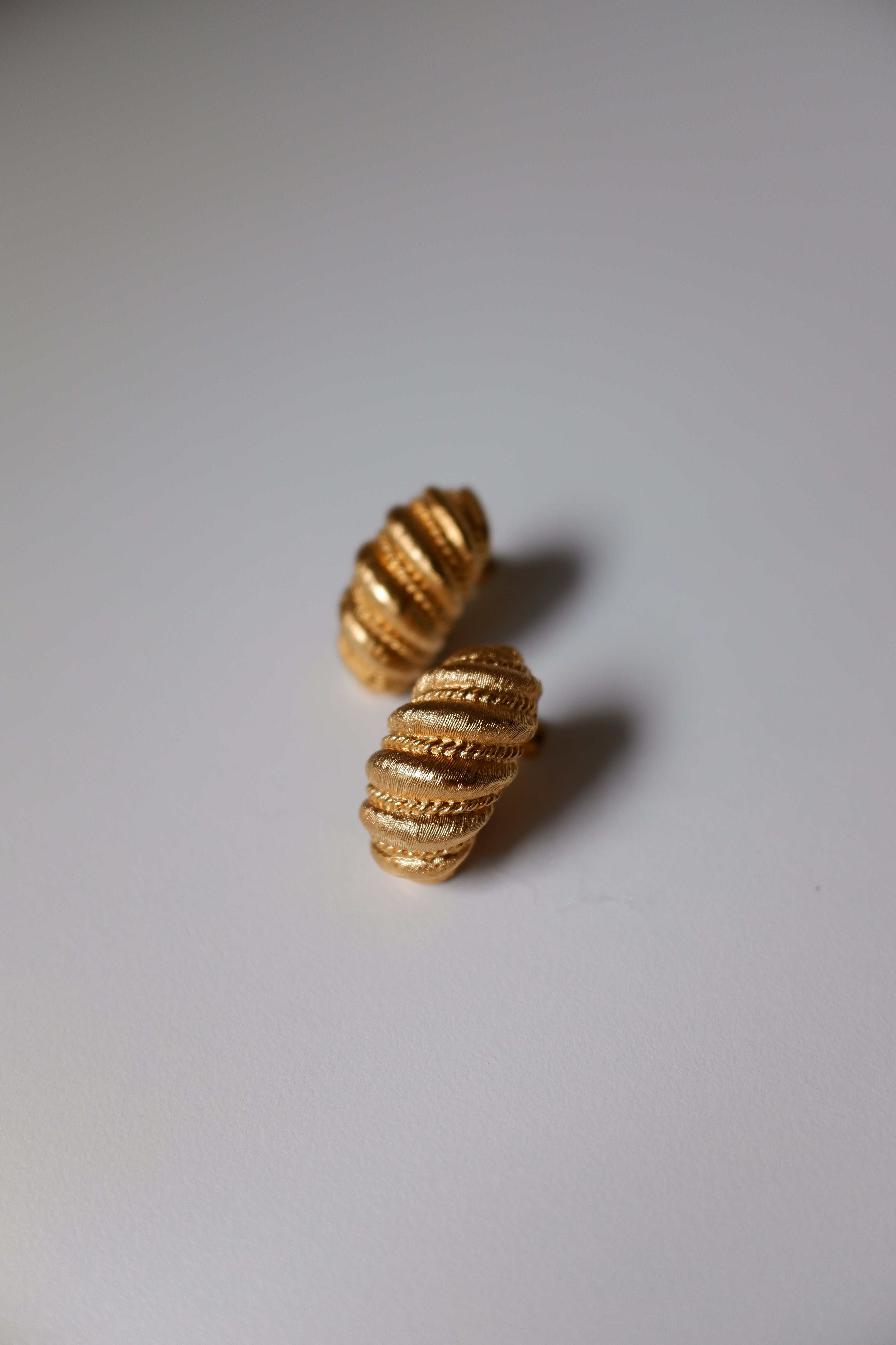 Vintage Napier 金色可頌古董耳環