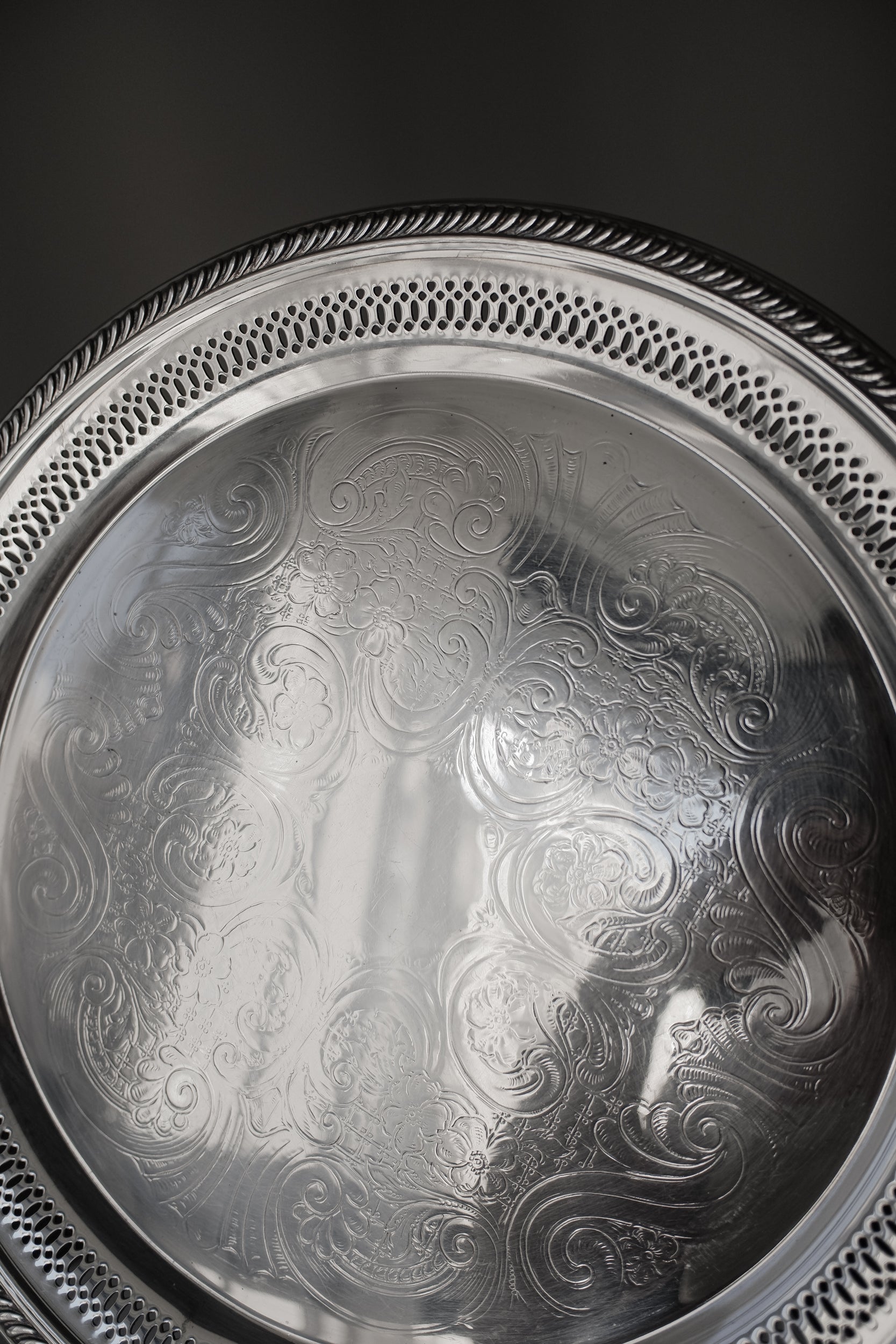 Vintage 鍍銀雕刻圓盤(大)