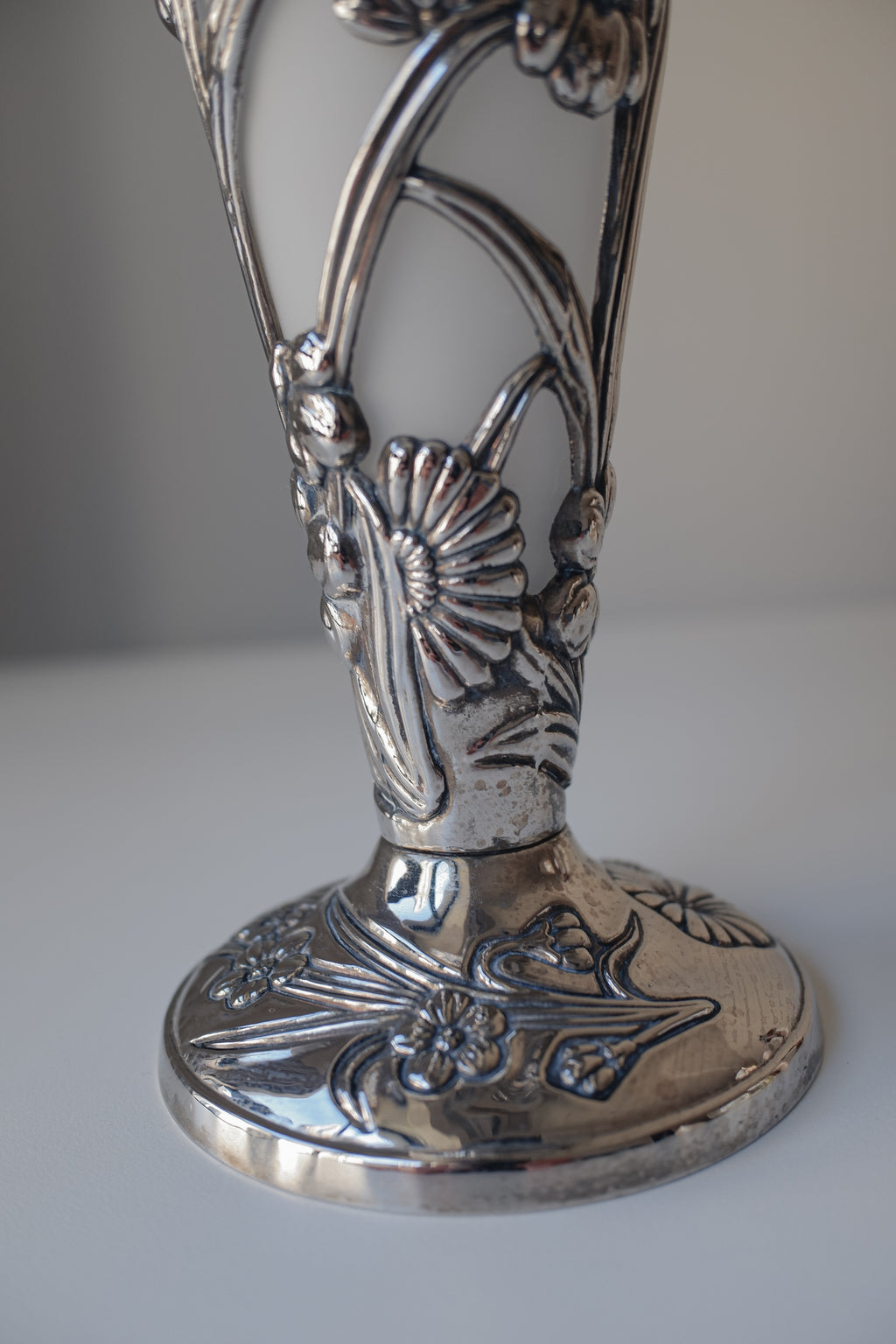 Vintage Art Nouveau立體花草紋銀色花器