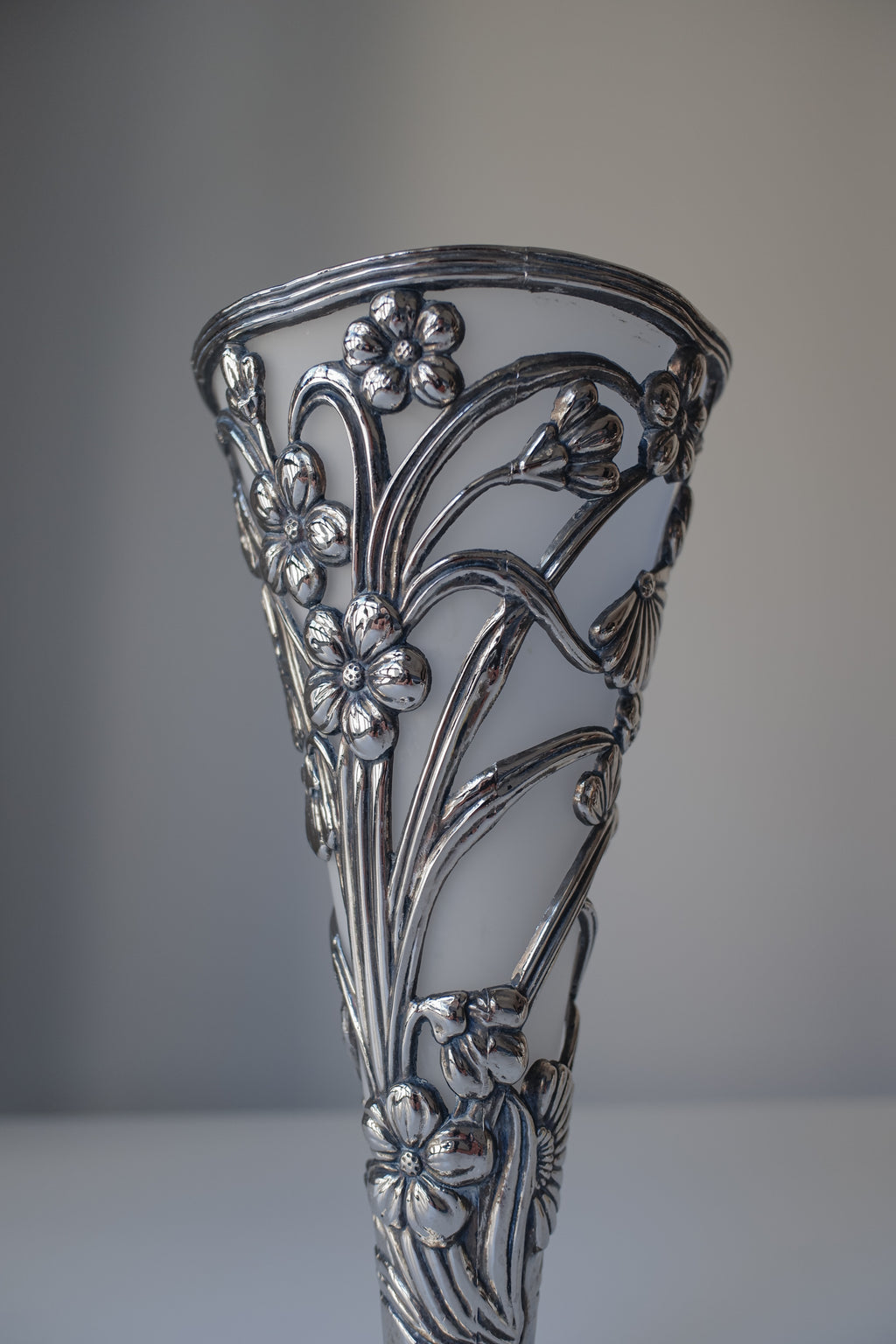 Vintage Art Nouveau立體花草紋銀色花器