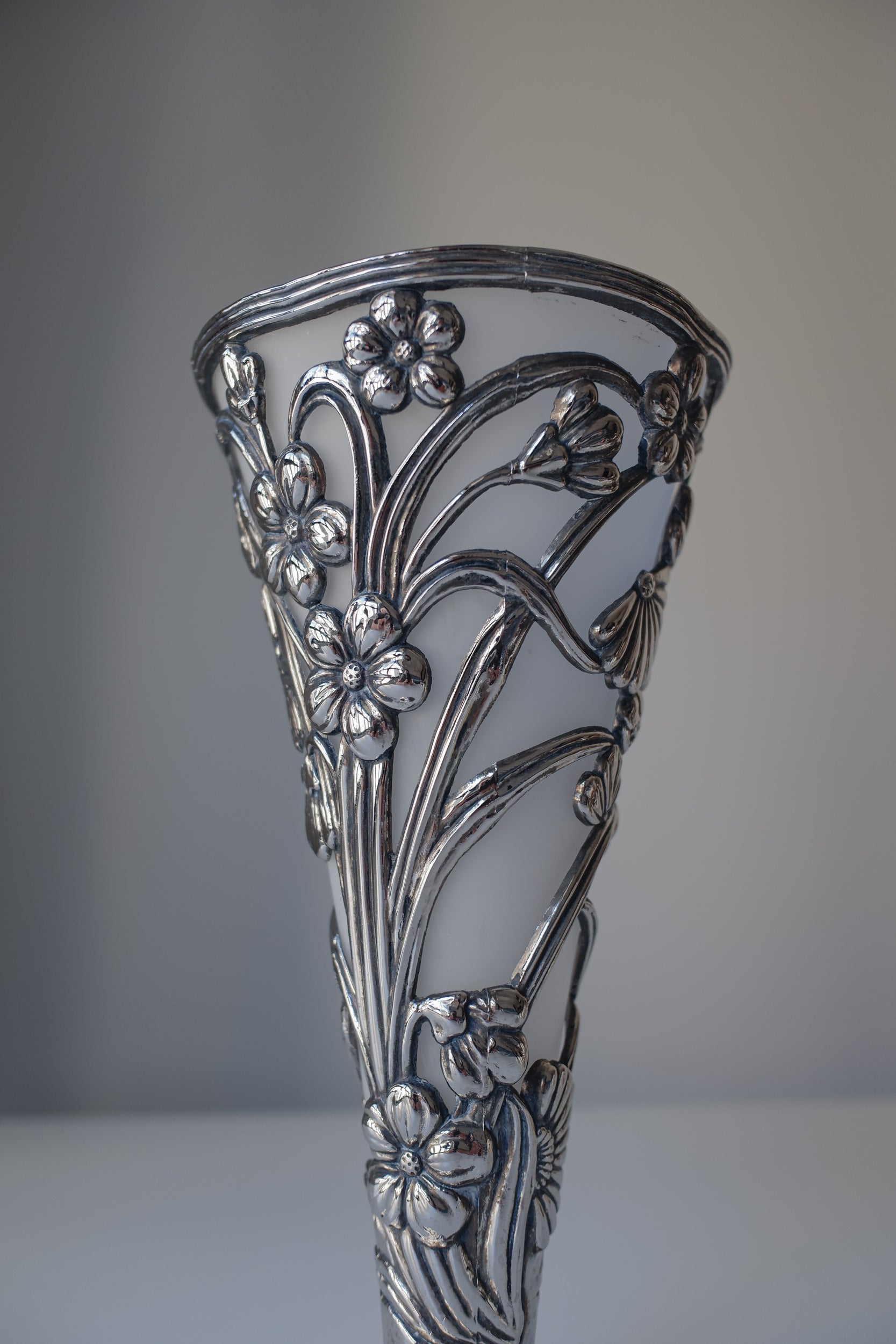 Vintage Art Nouveau立體花草紋銀色花器