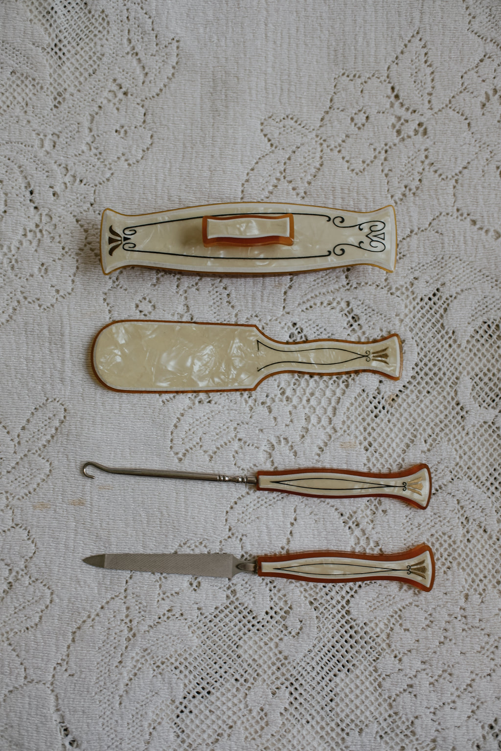 Vintage 1930s Art Deco賽璐璐梳妝台五件組