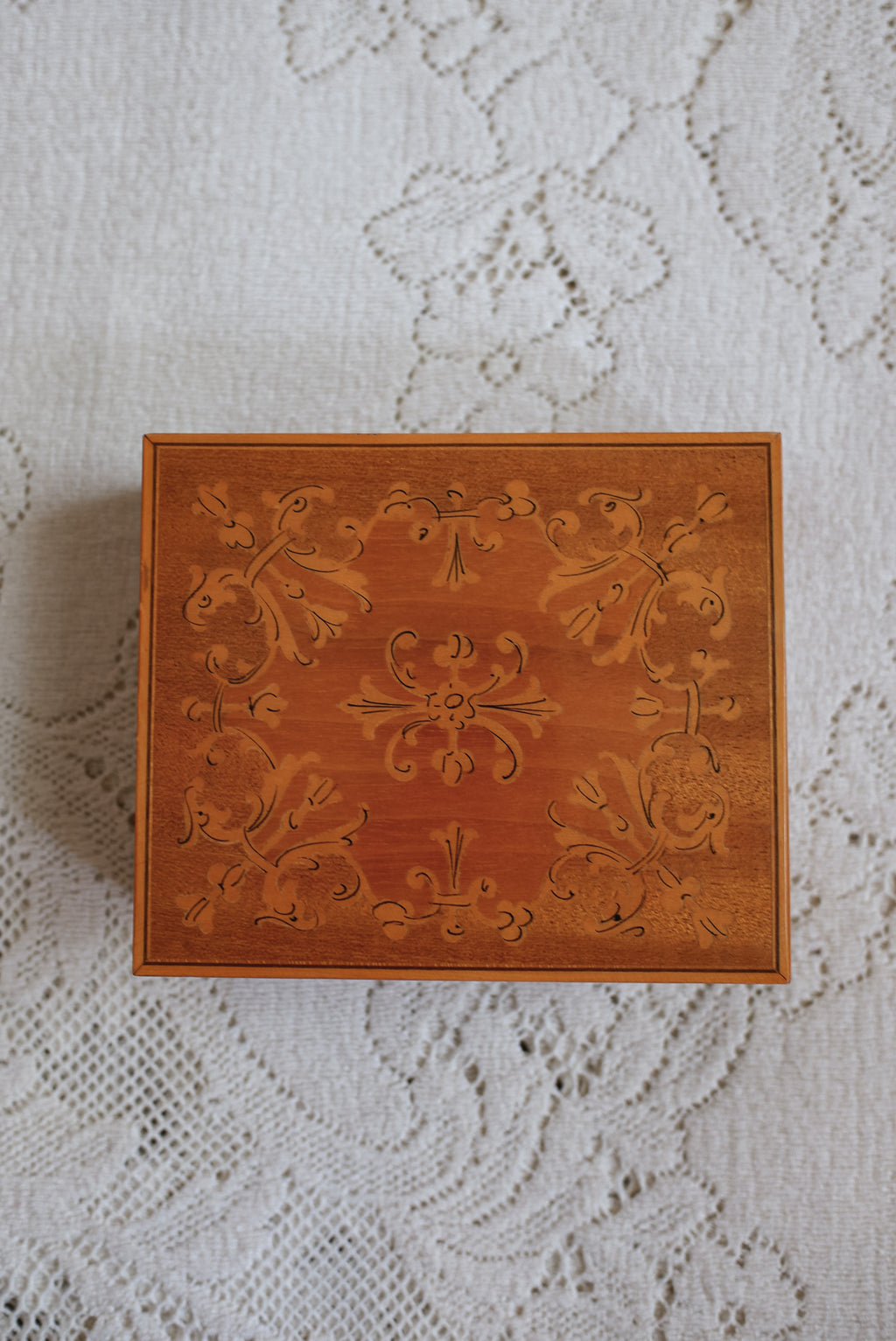 Vintage 瑞士木製音樂盒