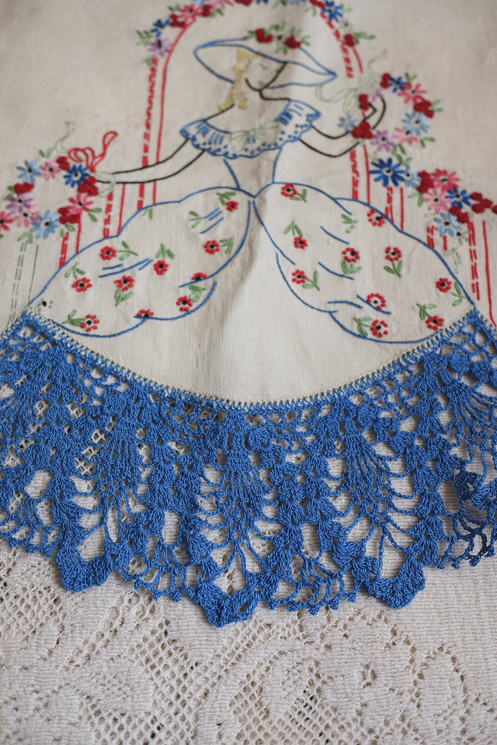 Vintage 精緻刺繡女士桌巾