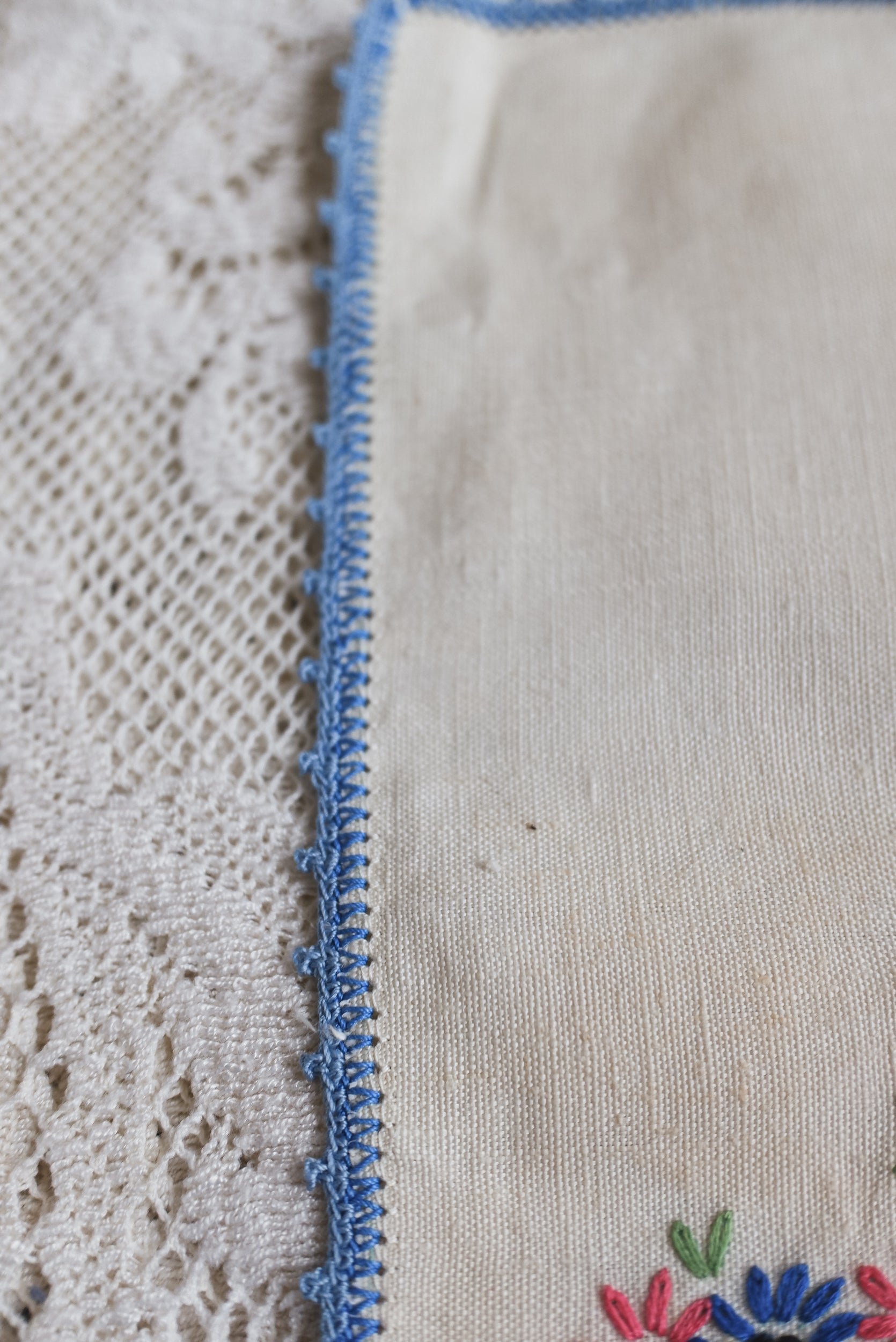 Vintage 精緻刺繡女士桌巾