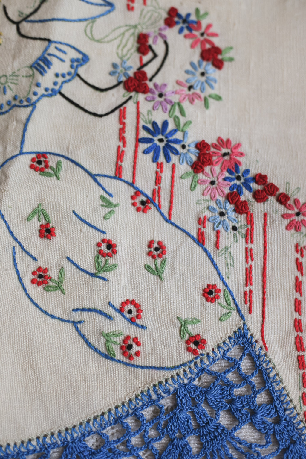 Vintage 精緻刺繡女士桌巾