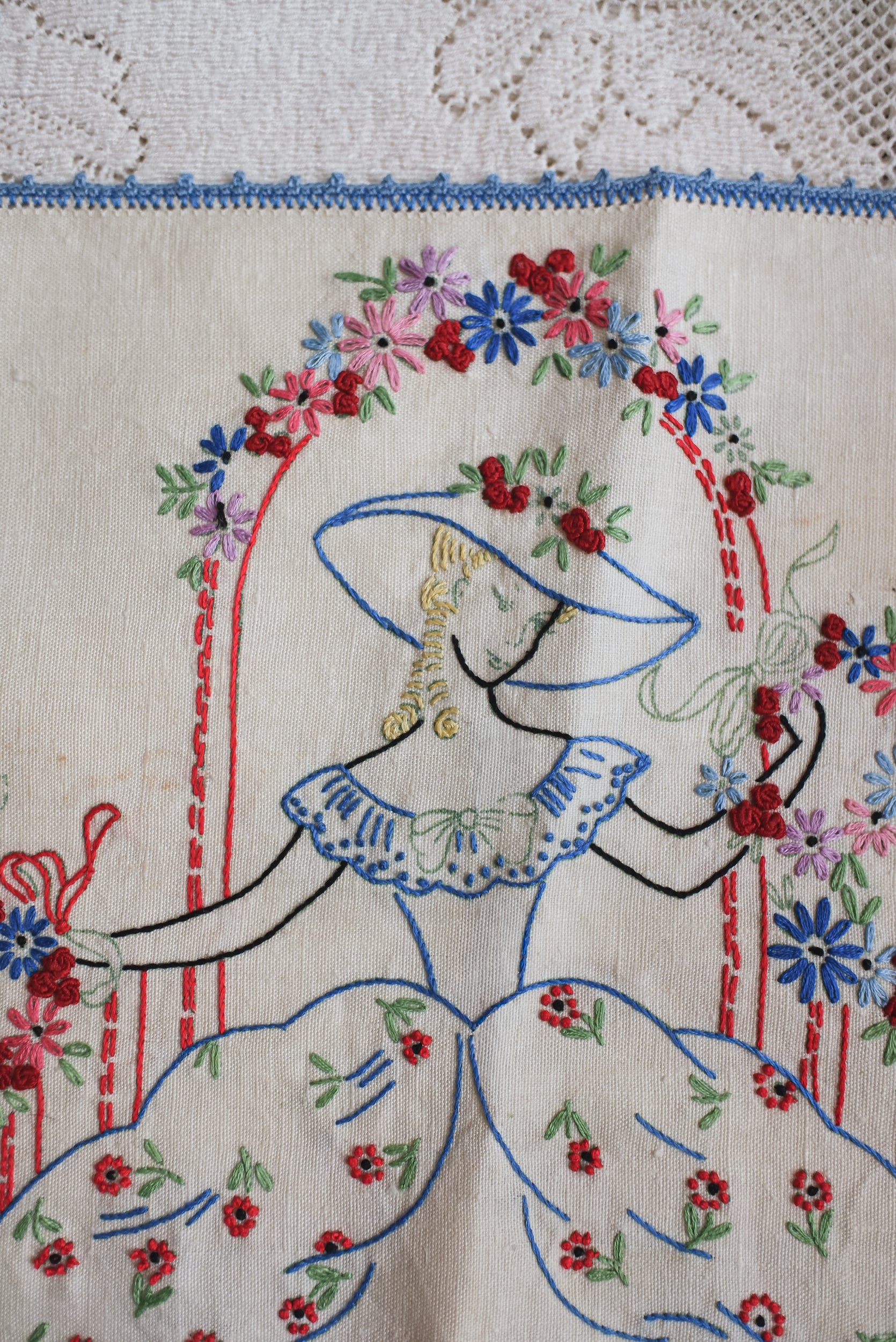 Vintage 精緻刺繡女士桌巾