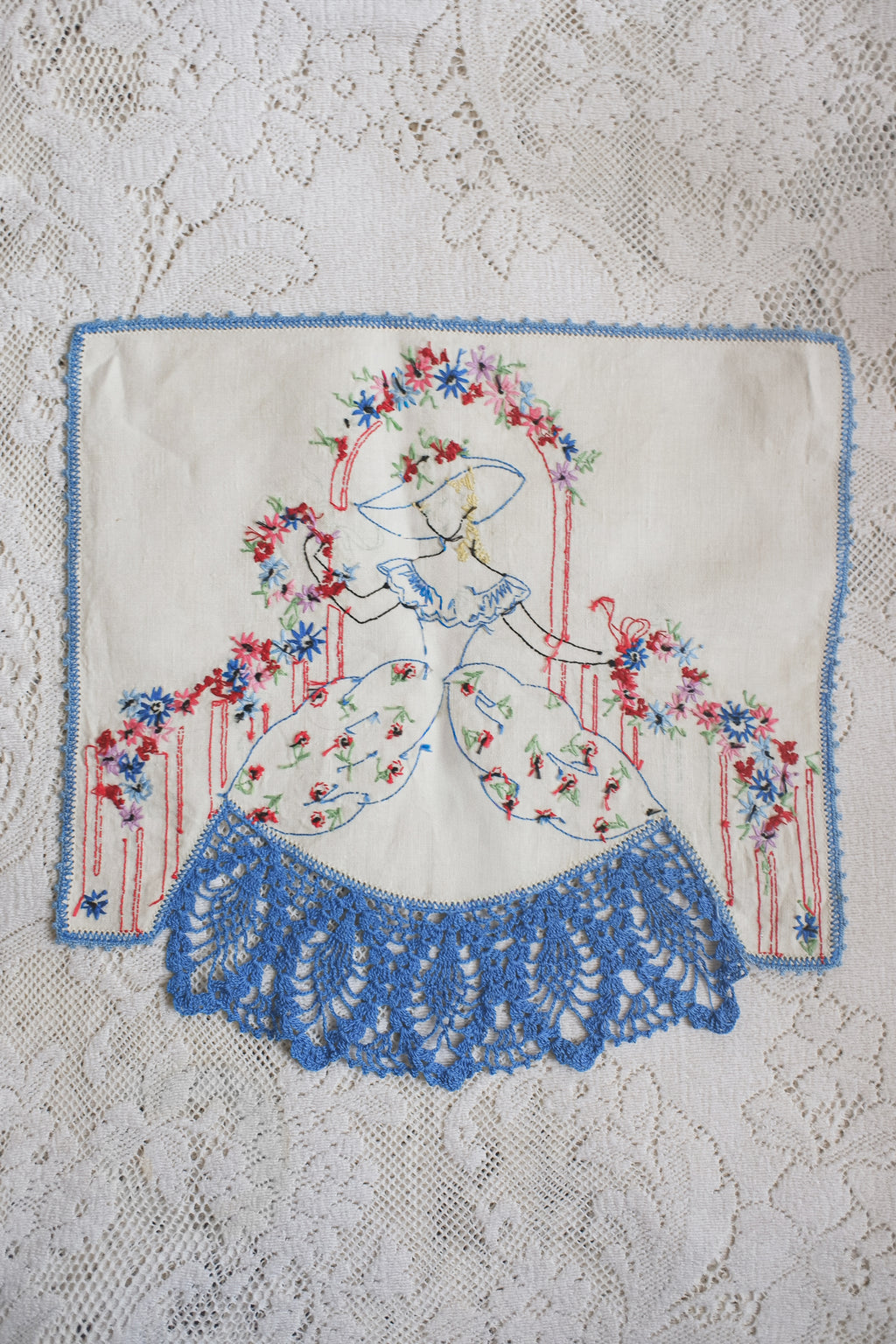 Vintage 精緻刺繡女士桌巾