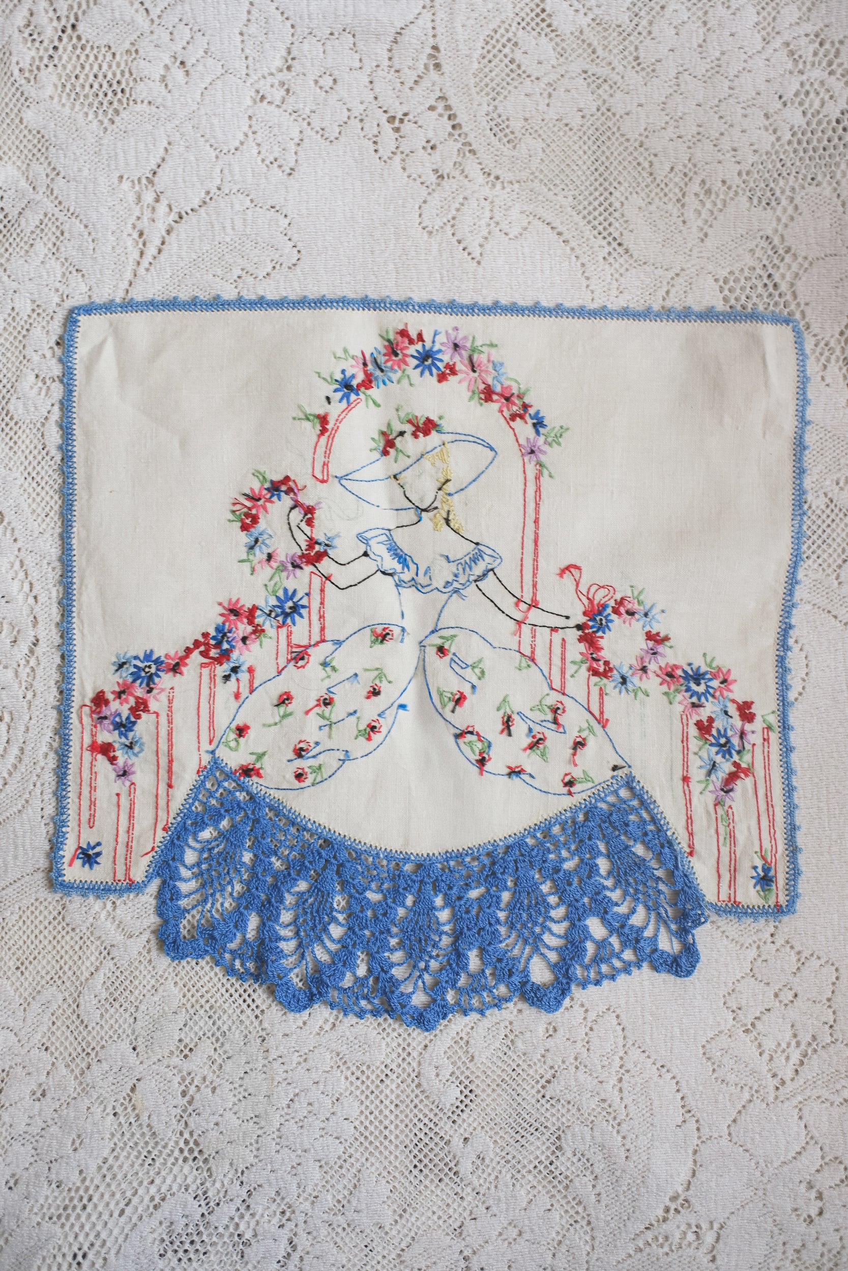 Vintage 精緻刺繡女士桌巾