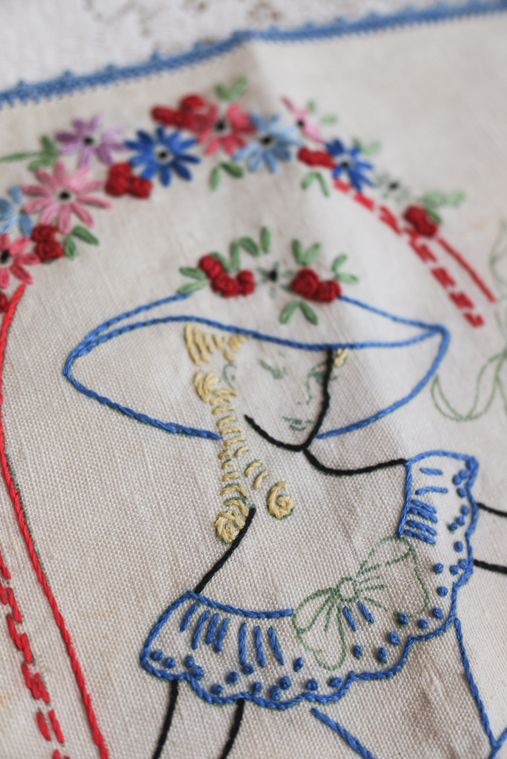 Vintage 精緻刺繡女士桌巾