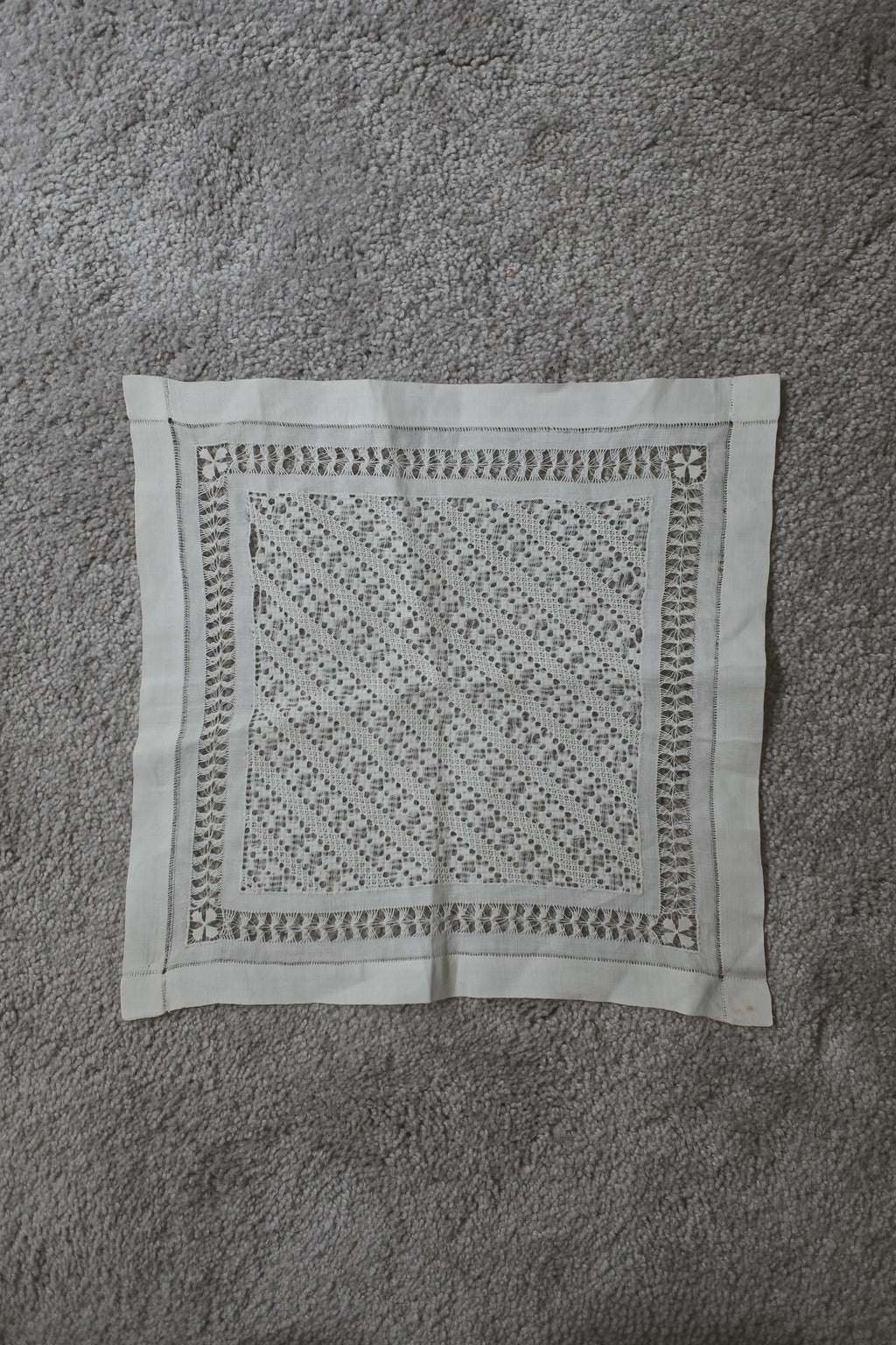 Vintage 方形抽紗蕾絲桌巾
