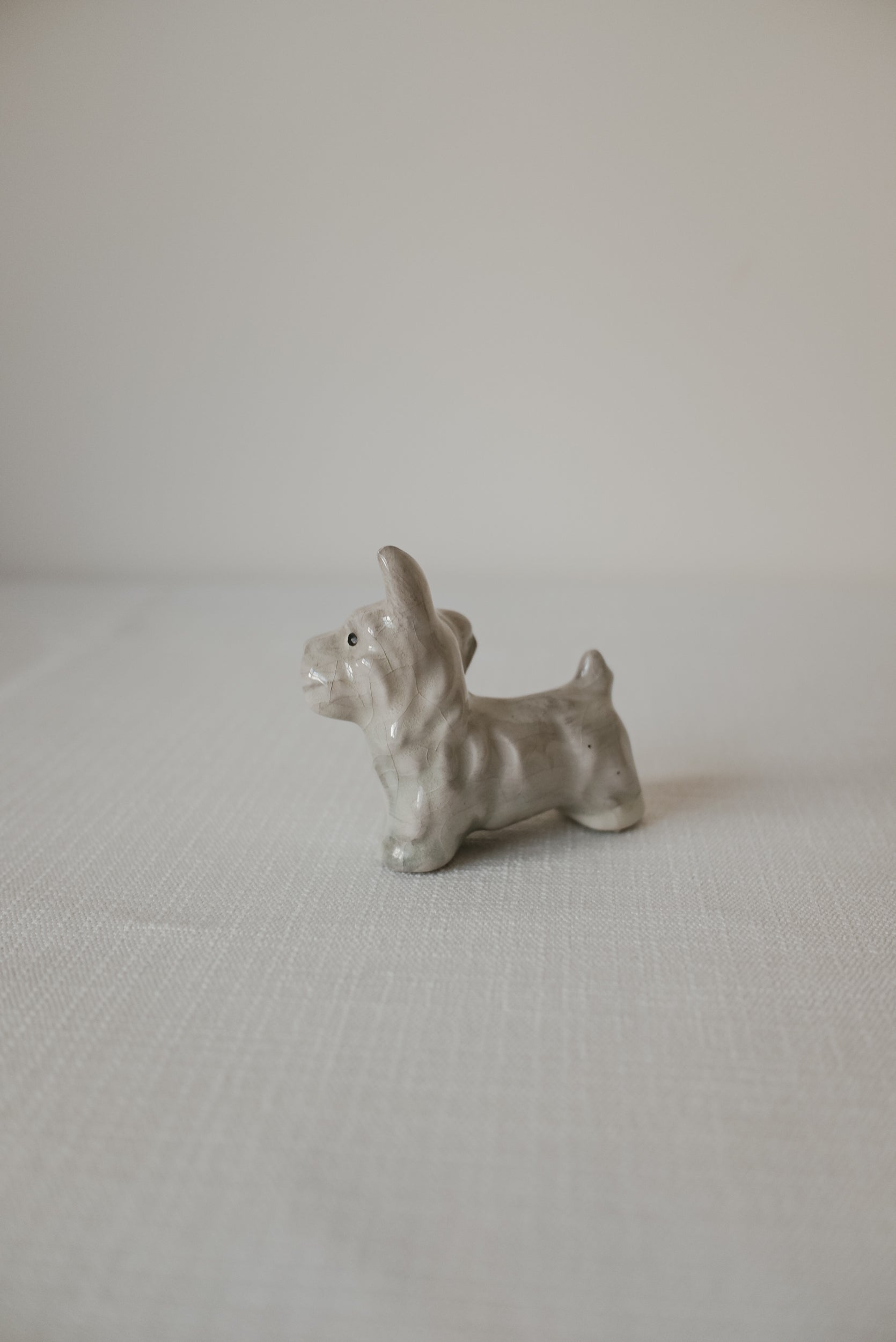 Vintage 灰白小㹴犬擺飾 Pepper
