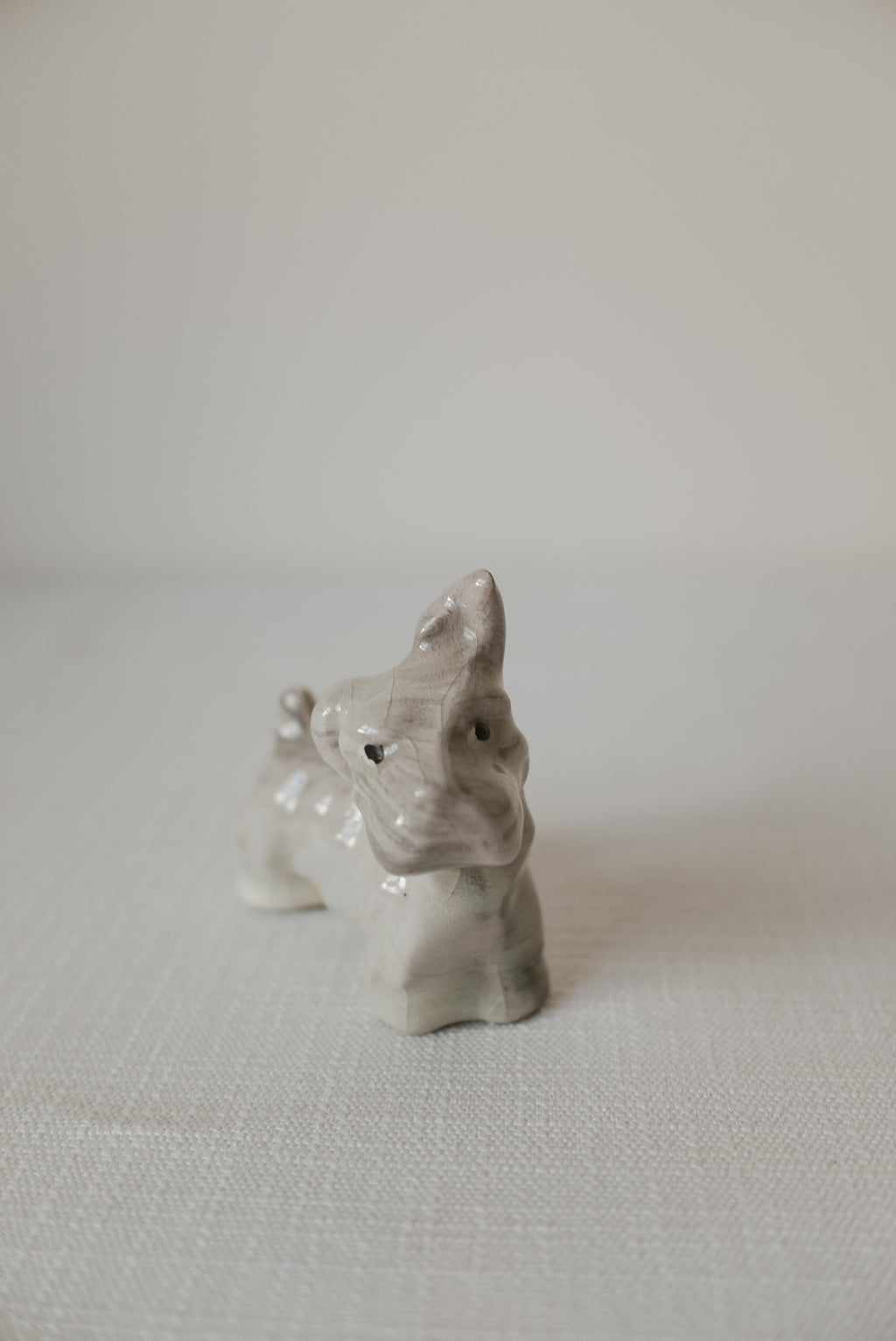 Vintage 灰白小㹴犬擺飾 Pepper