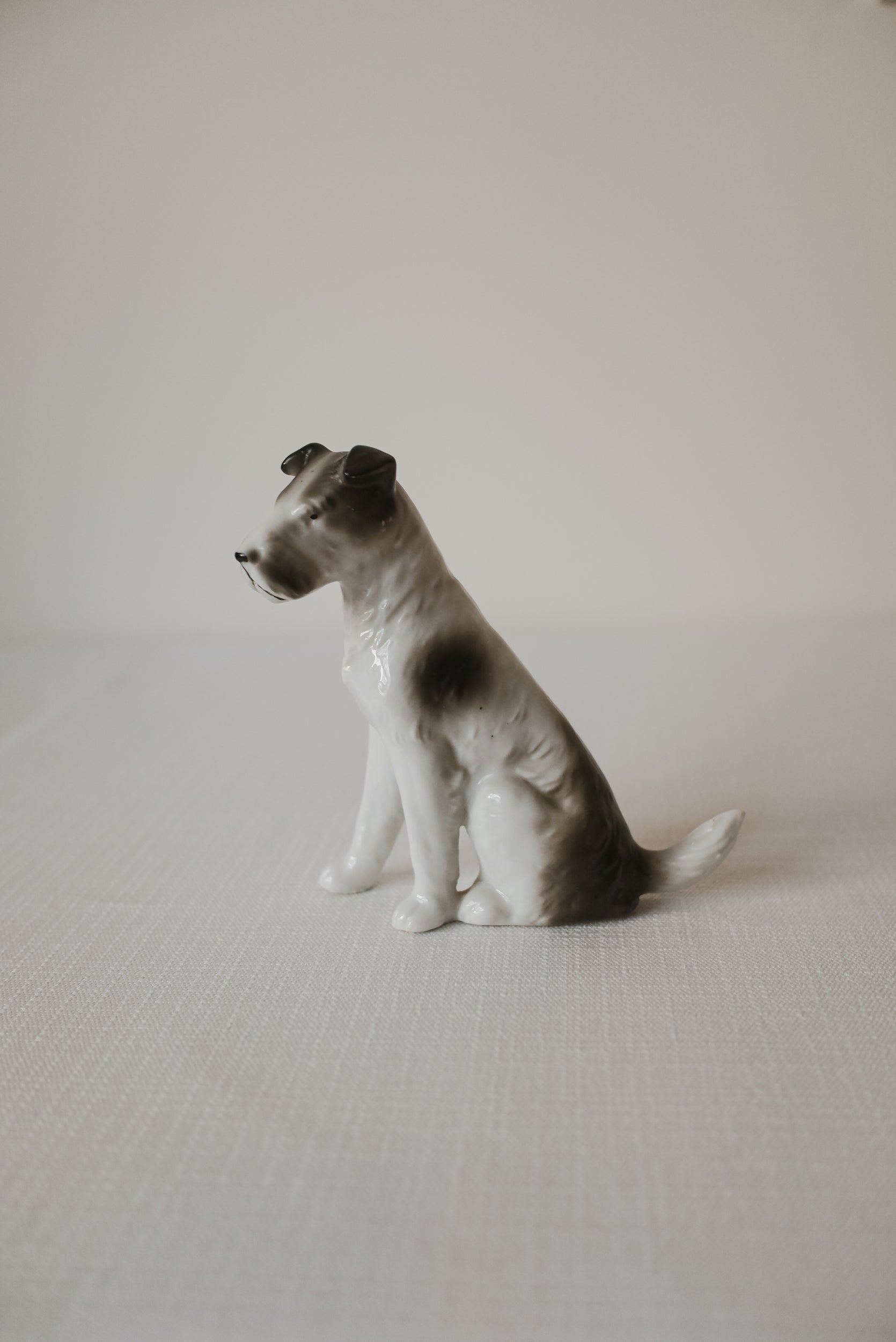 Vintage 灰白獵㹴犬擺飾 Winston