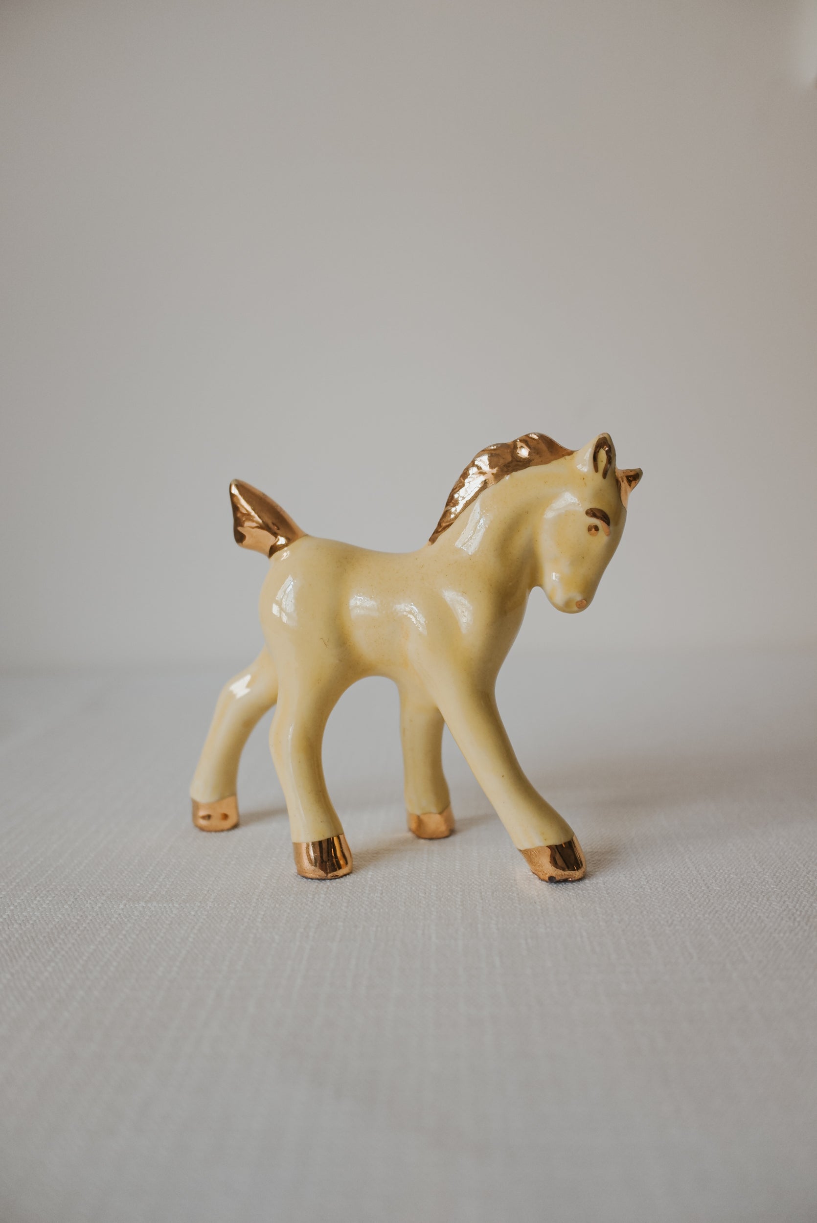 Vintage 奶油鍍金色小馬