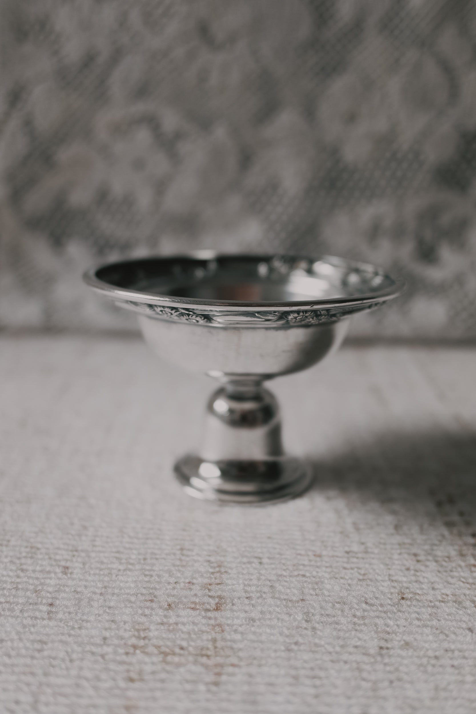 Vintage 雕花高腳小銀器