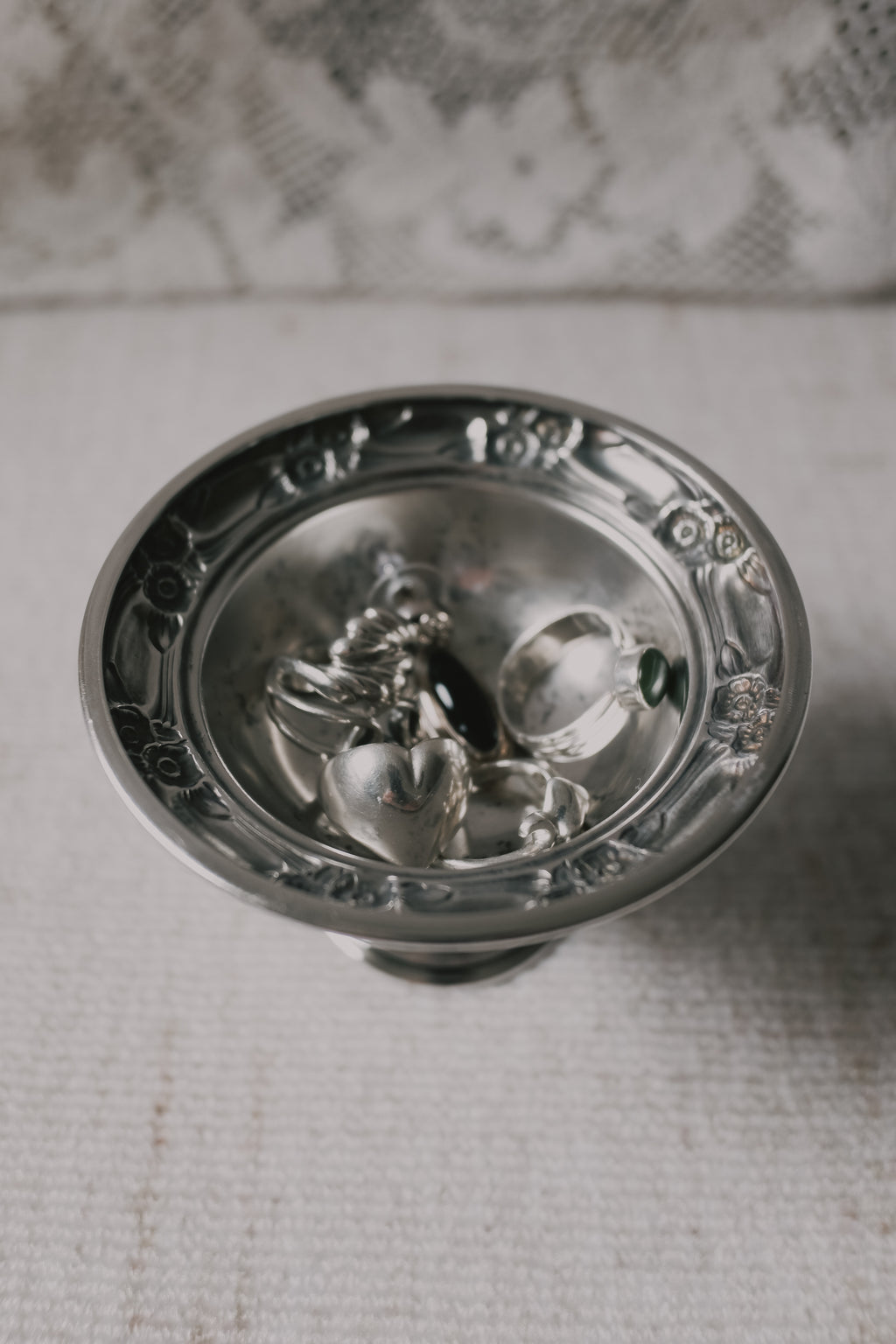 Vintage 雕花高腳小銀器