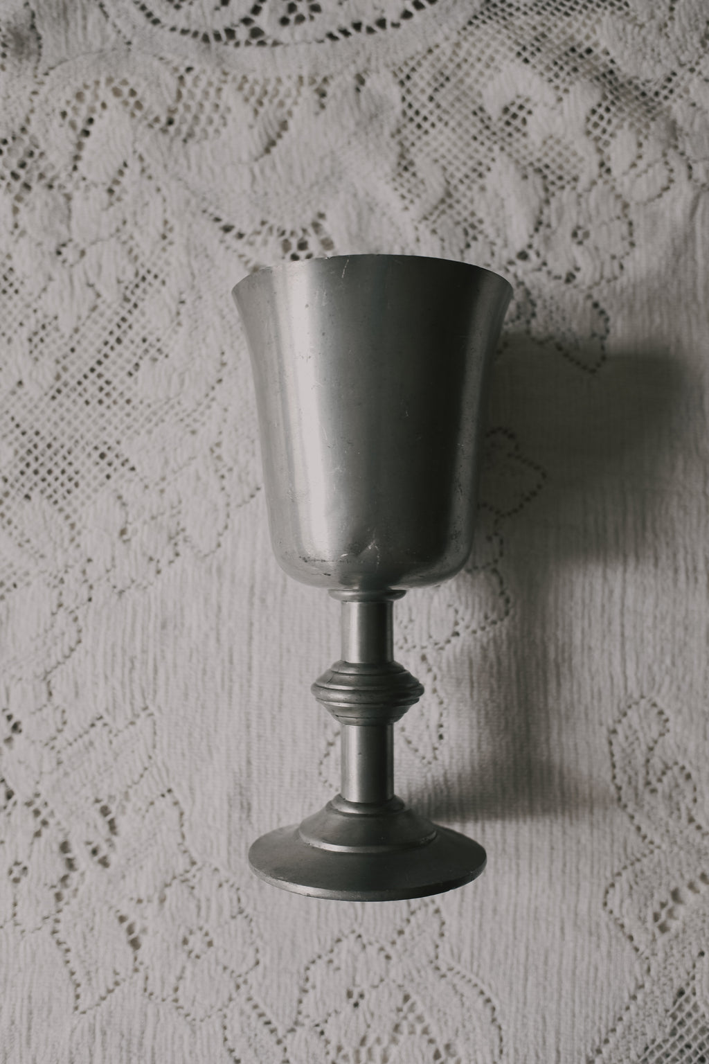 Vintage 高腳灰銀色錫花器