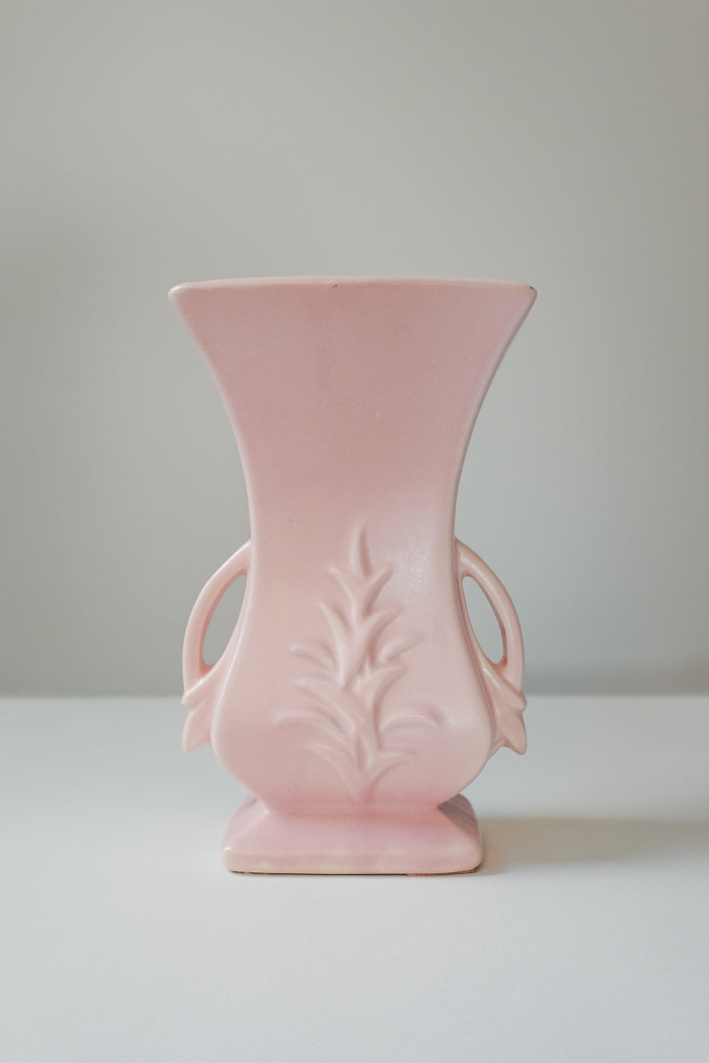 Vintage 粉霧色浮雕花器