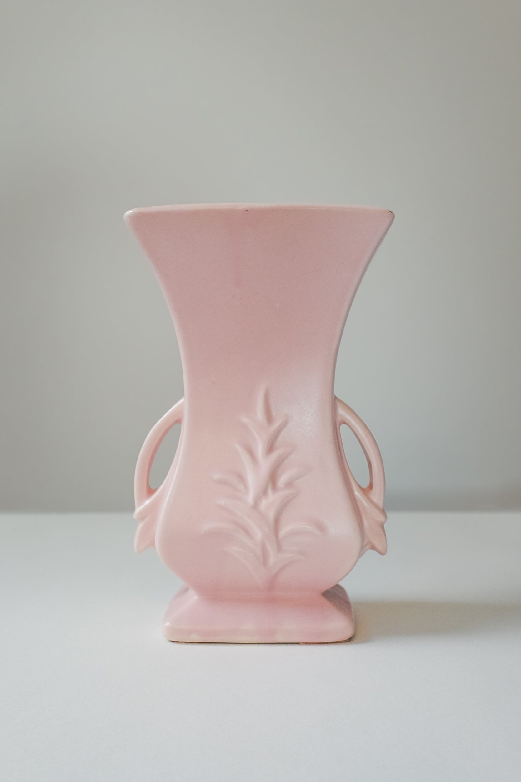 Vintage 粉霧色浮雕花器