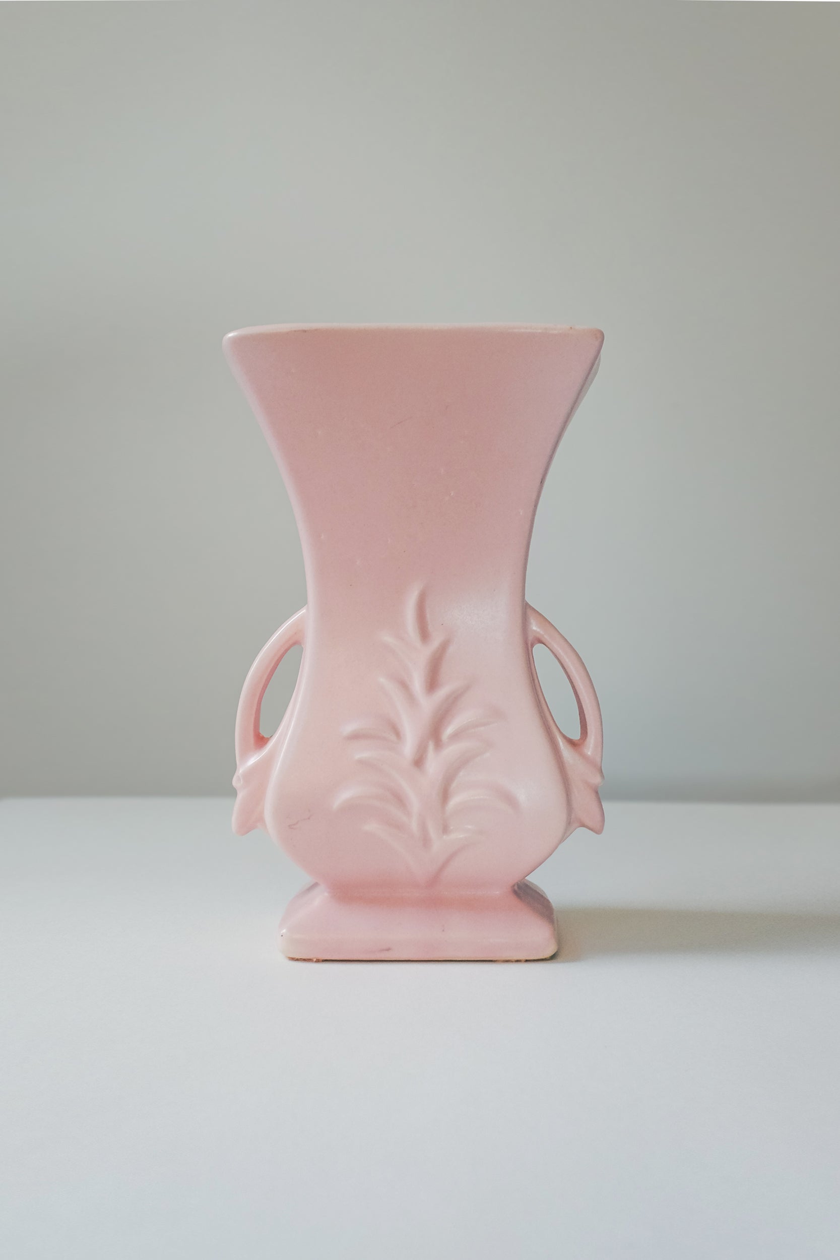 Vintage 粉霧色浮雕花器