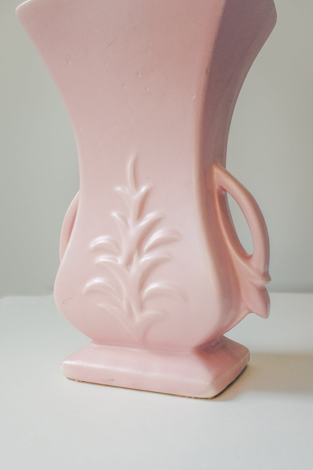 Vintage 粉霧色浮雕花器