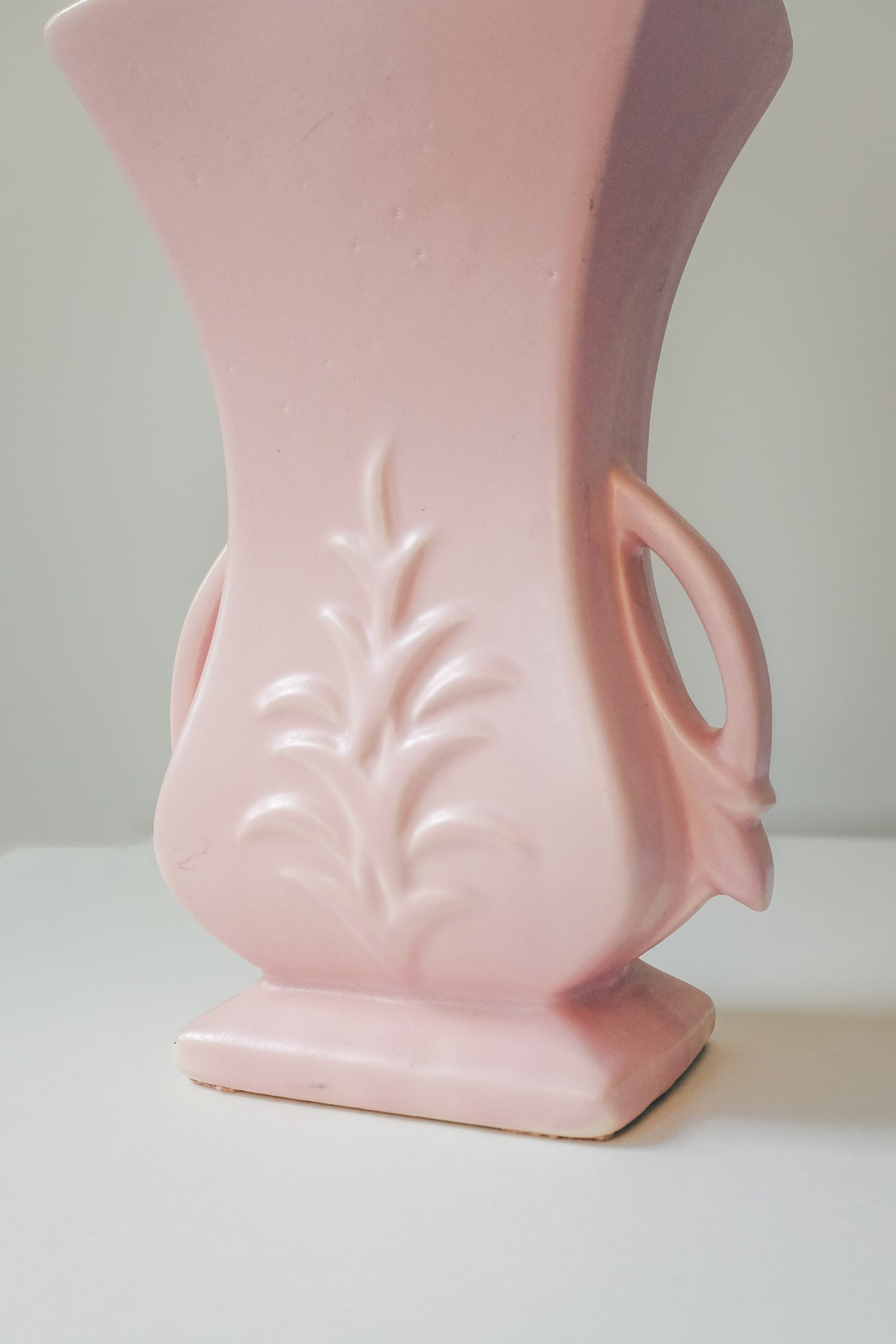 Vintage 粉霧色浮雕花器