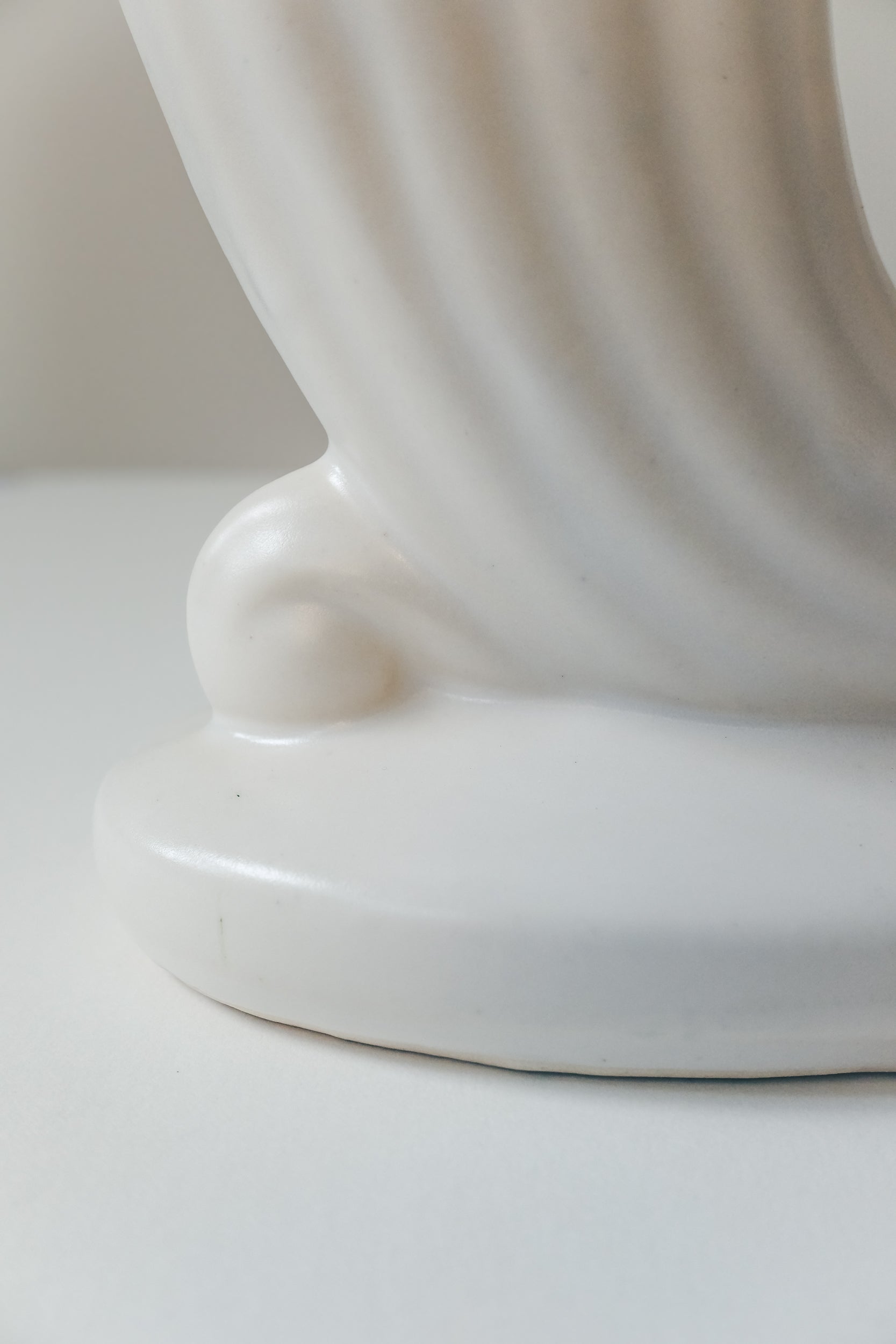 Vintage 霧面米色流線花器