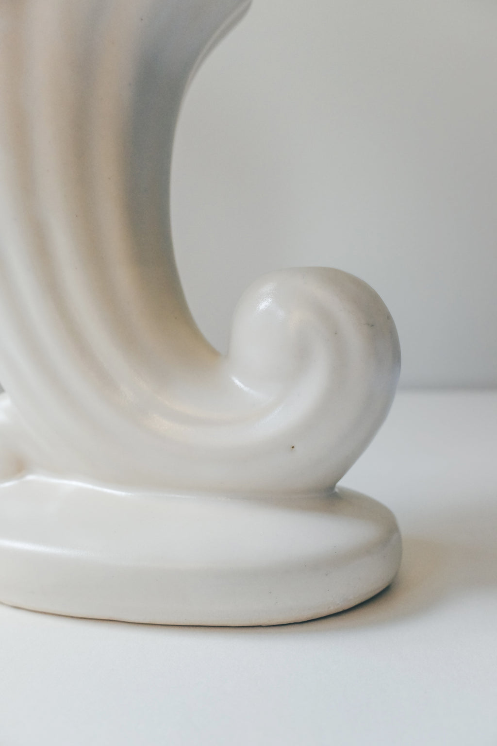 Vintage 霧面米色流線花器