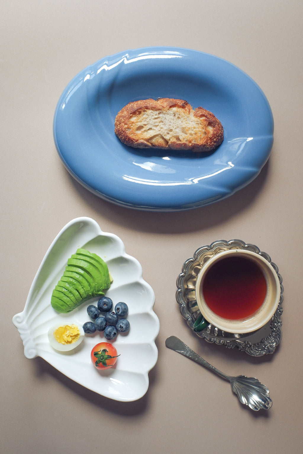 Vintage 霧藍波形陶盤