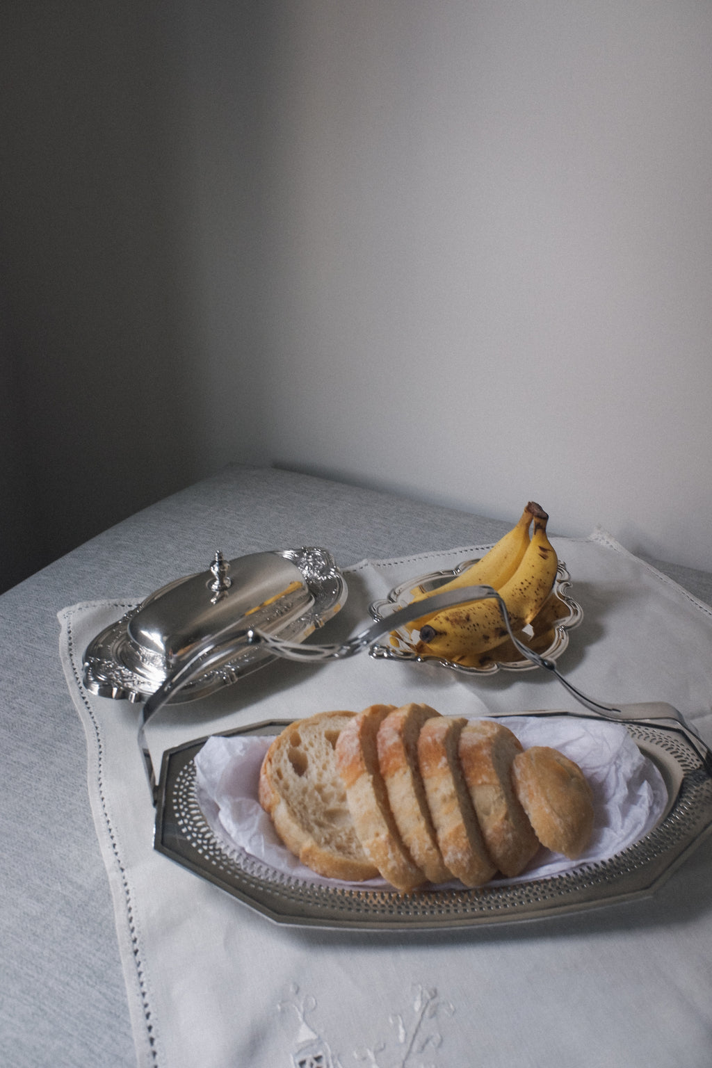 Vintage 雕飾鍍銀蓋盤