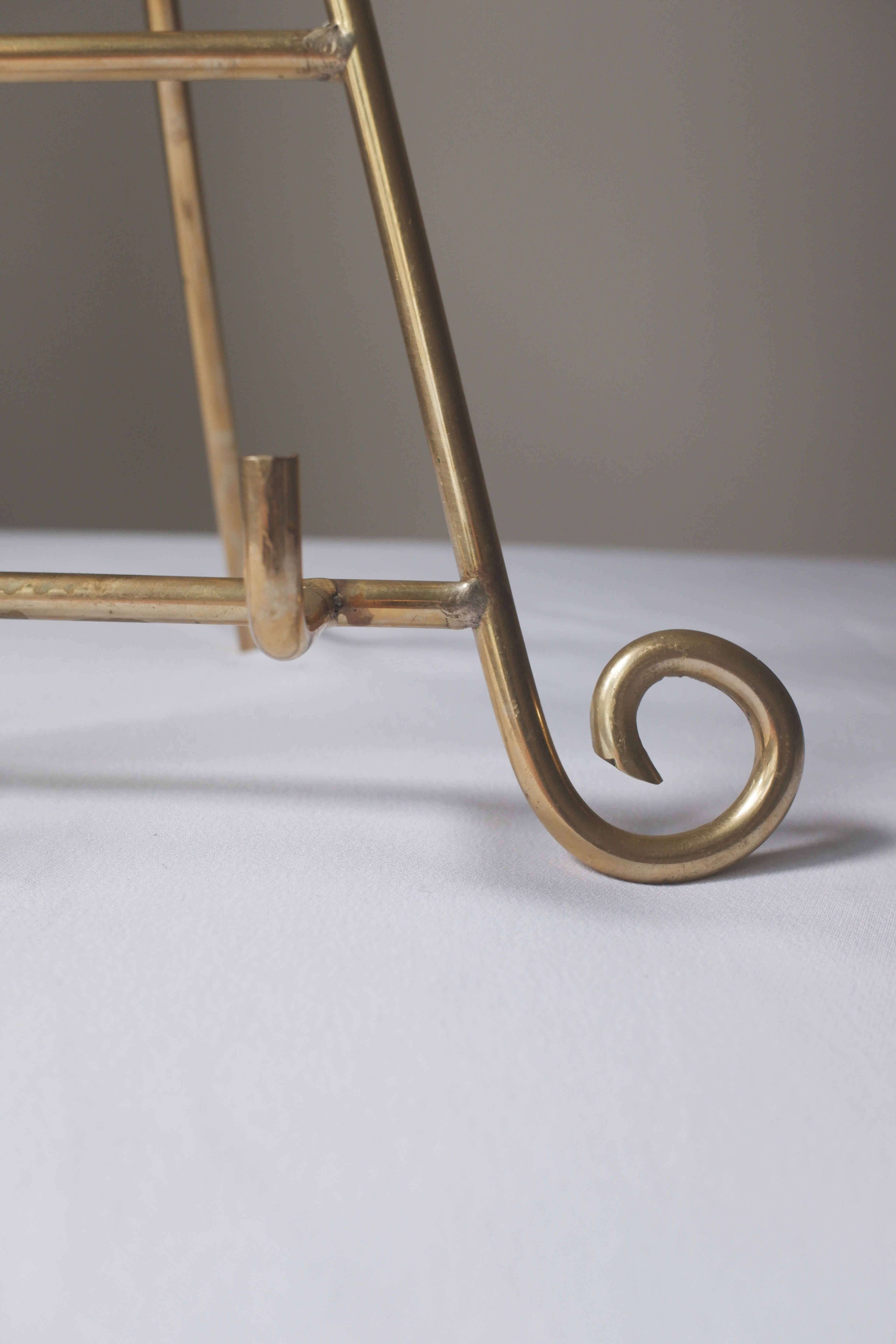 Vintage 幾何黃銅書架/畫架