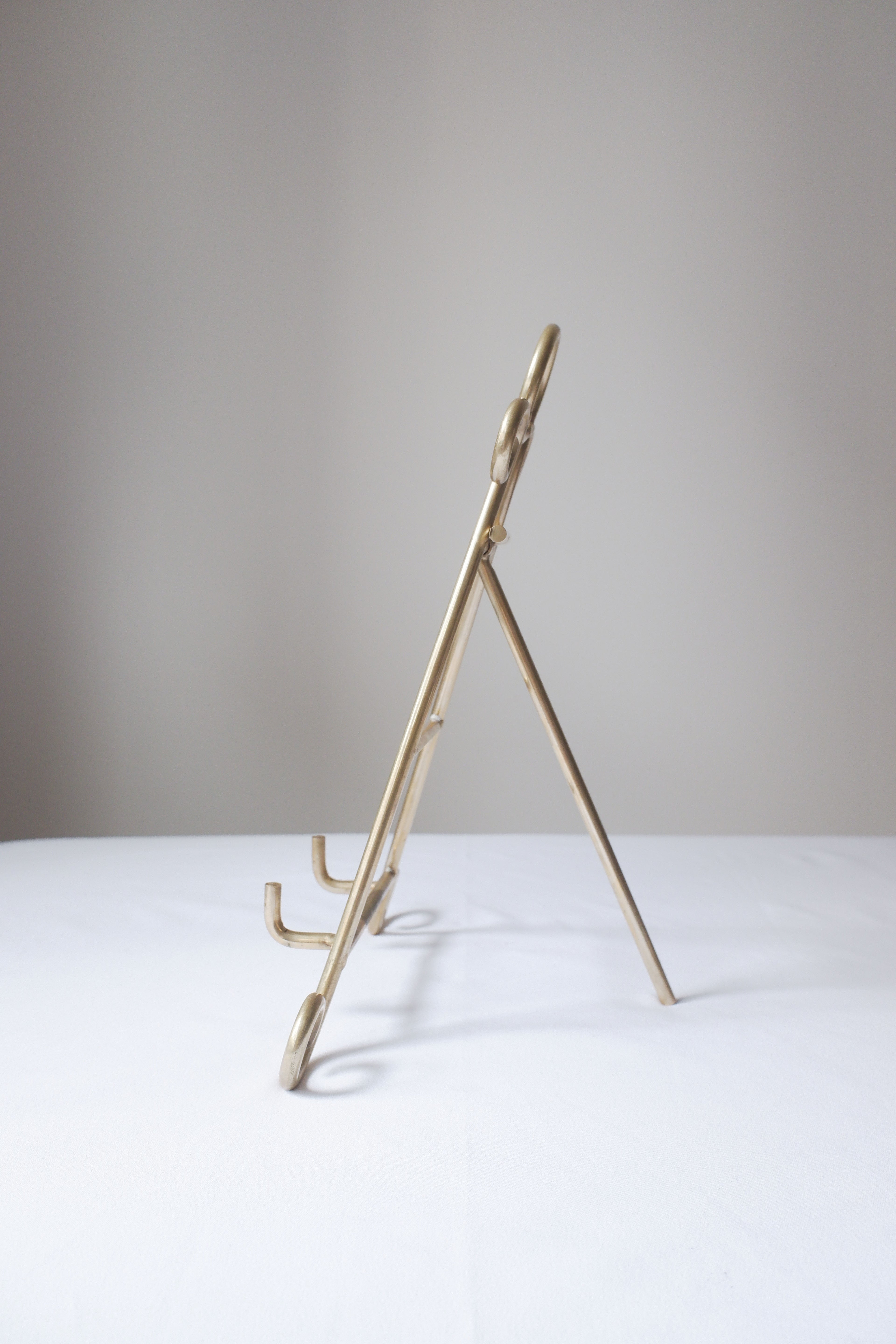Vintage 幾何黃銅書架/畫架