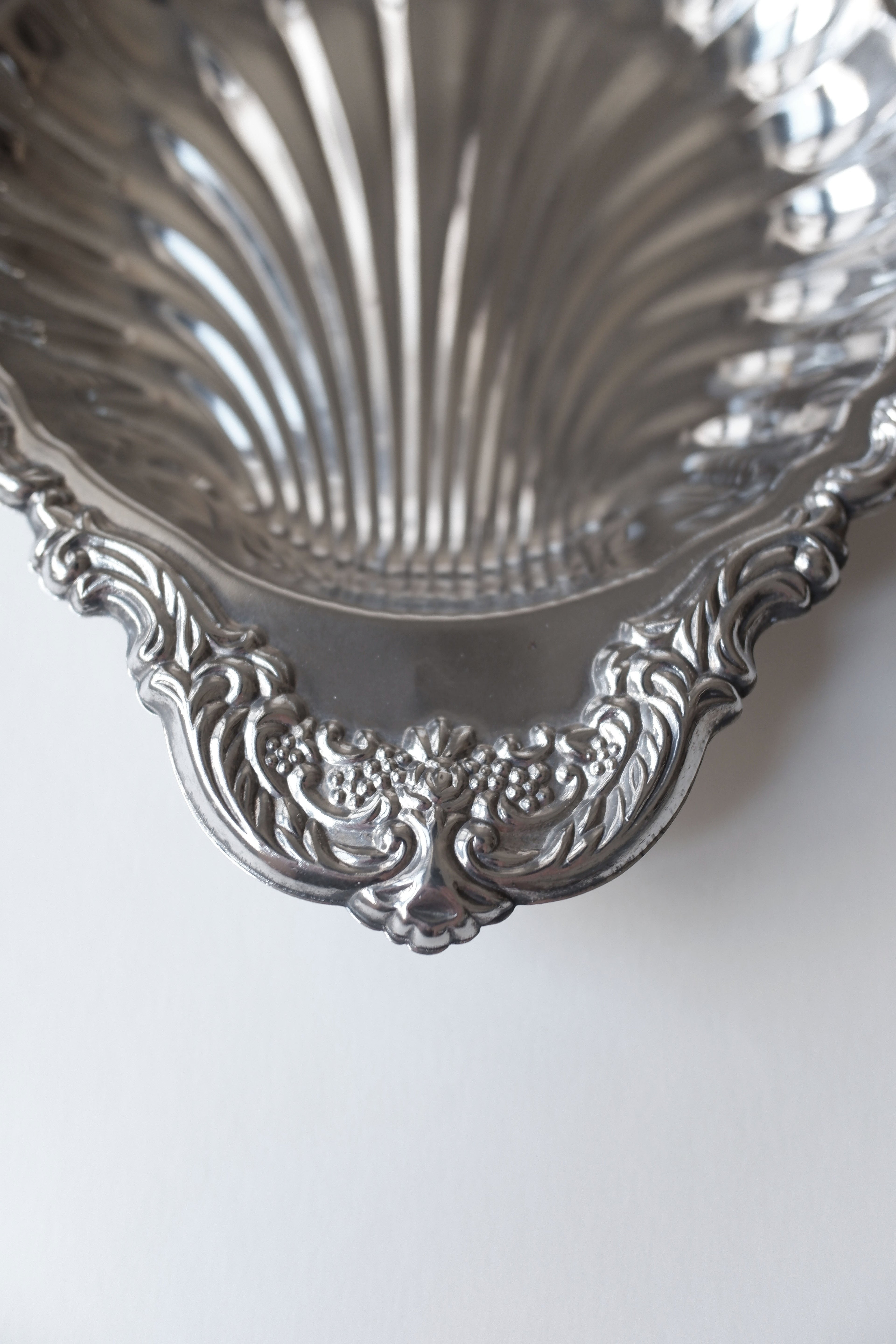 Vintage 雕花貝殼鍍銀盤