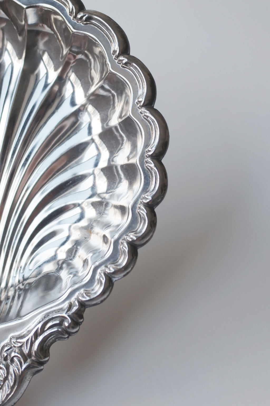 Vintage 雕花貝殼鍍銀盤