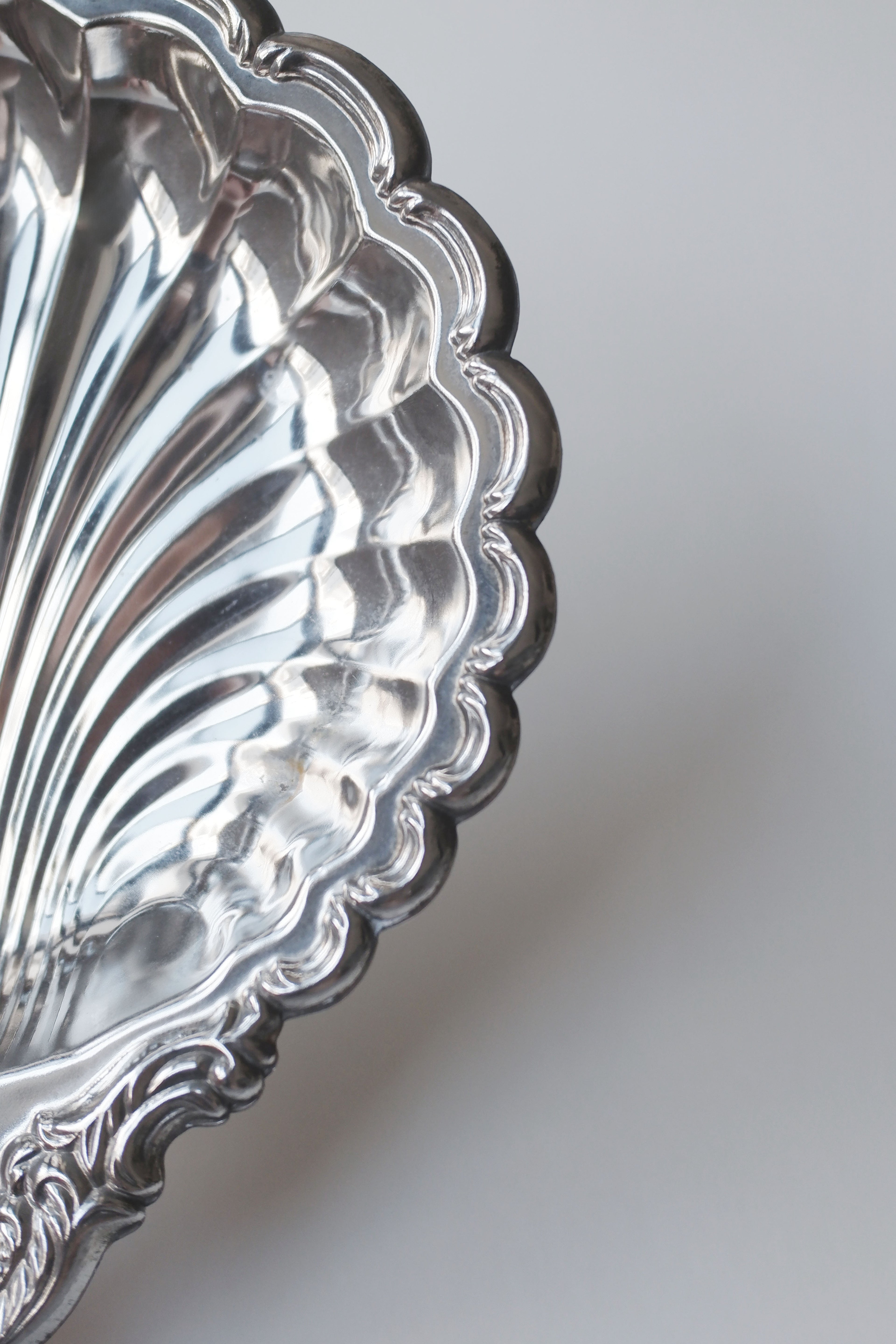 Vintage 雕花貝殼鍍銀盤