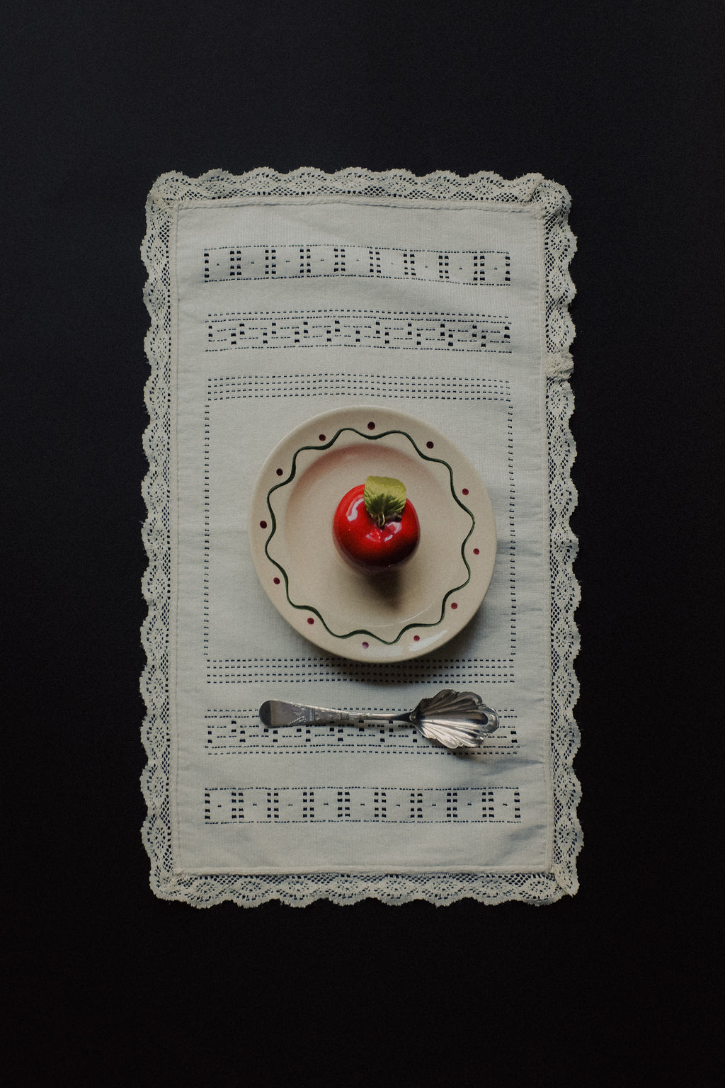 Vintage 米色蕾絲桌巾(ㄧ組兩張)