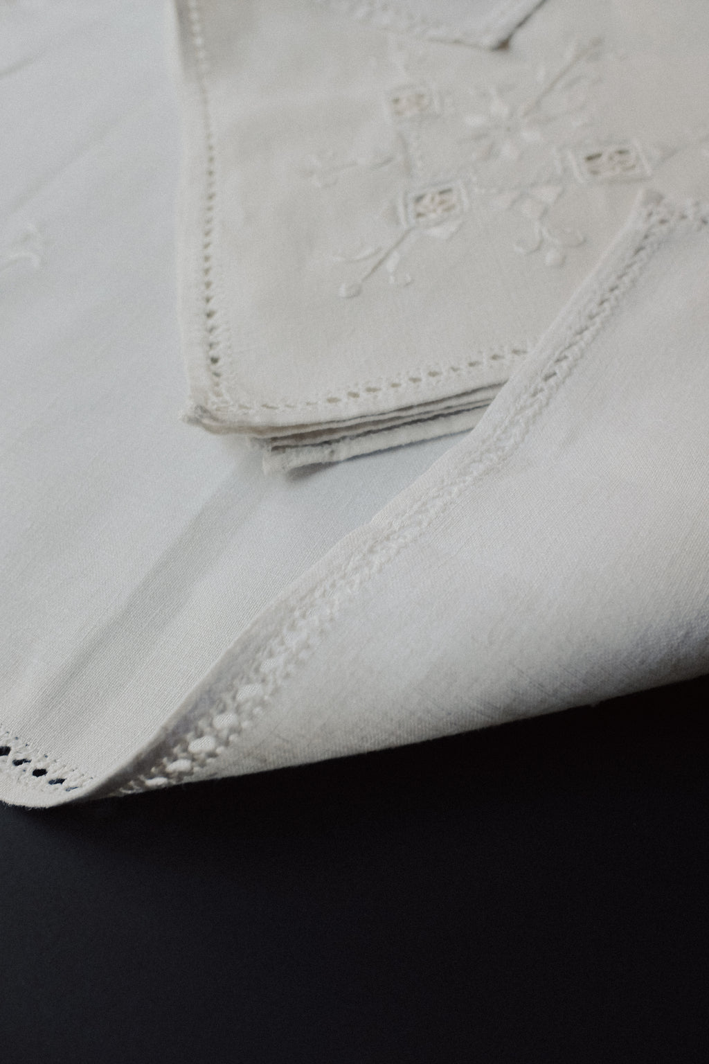 Vintage 米灰色棉麻桌巾(ㄧ組兩張)