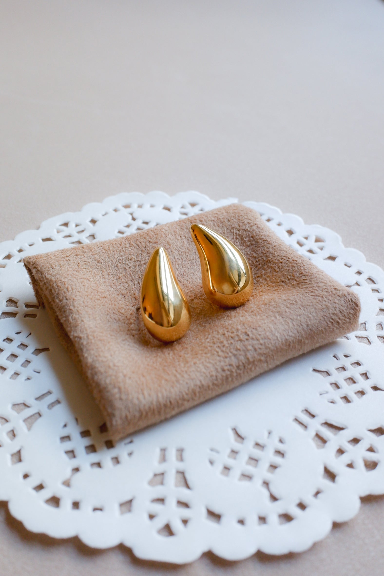 Vintage Napier 金色水滴古董耳環