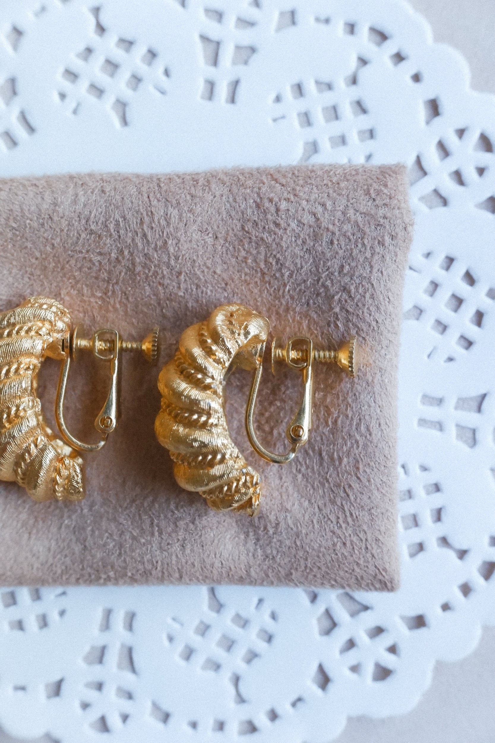 Vintage Napier 金色耳夾式古董耳環