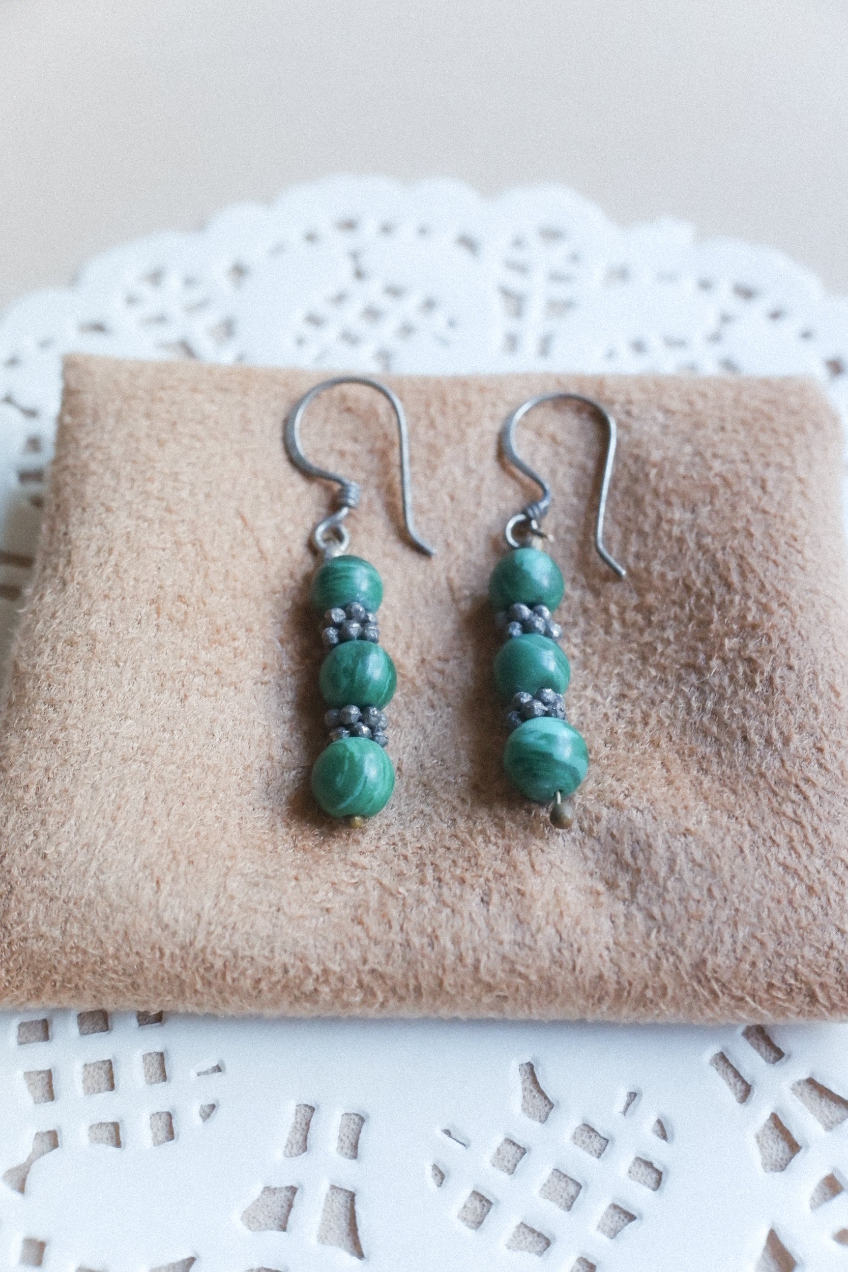 Vintage 綠松石珠飾垂墜耳環