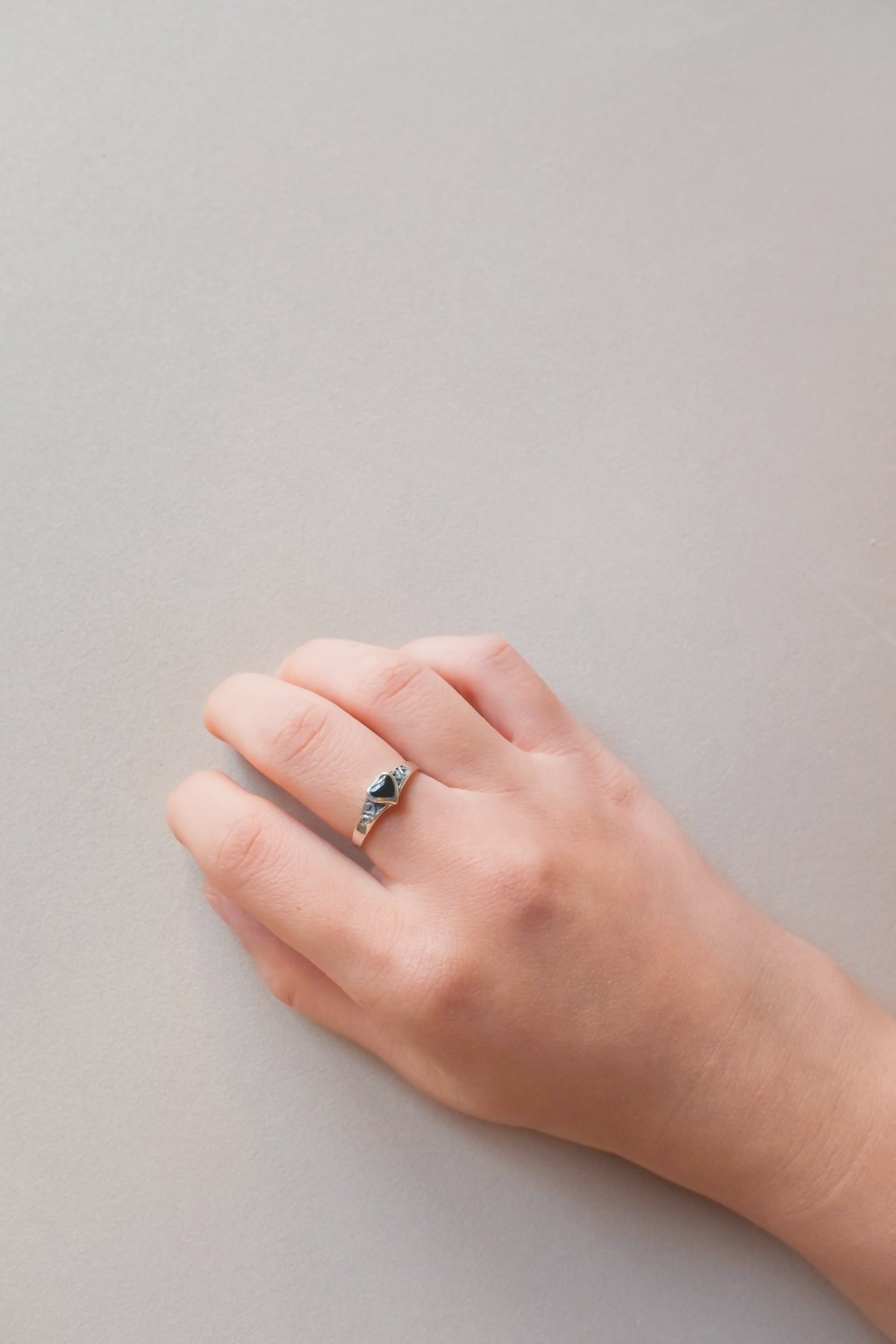 Vintage 黑瑪瑙心形古董戒指