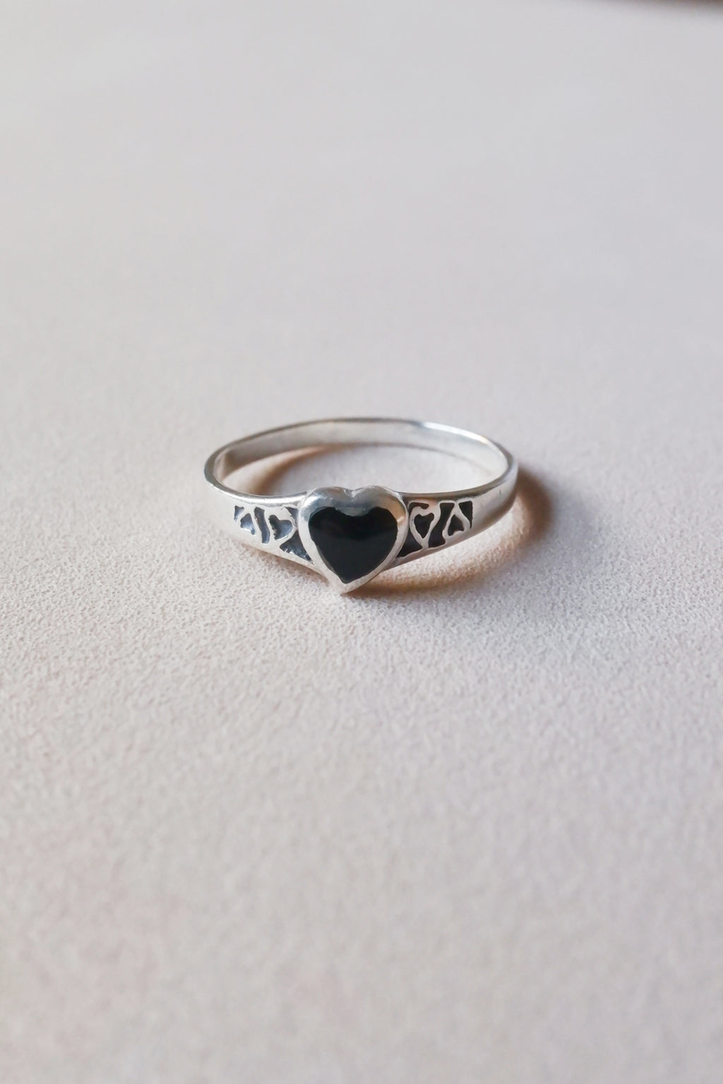 Vintage 黑瑪瑙心形古董戒指