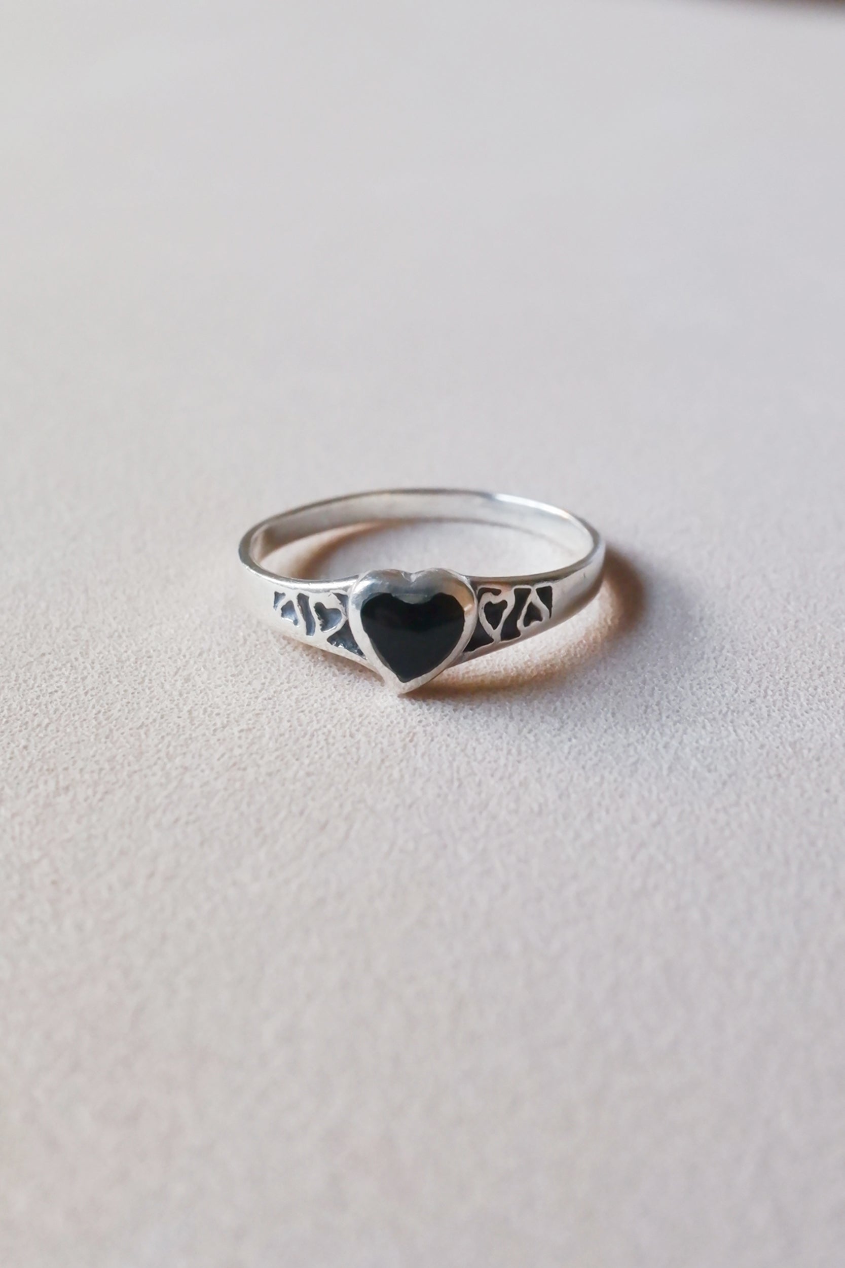 Vintage 黑瑪瑙心形古董戒指