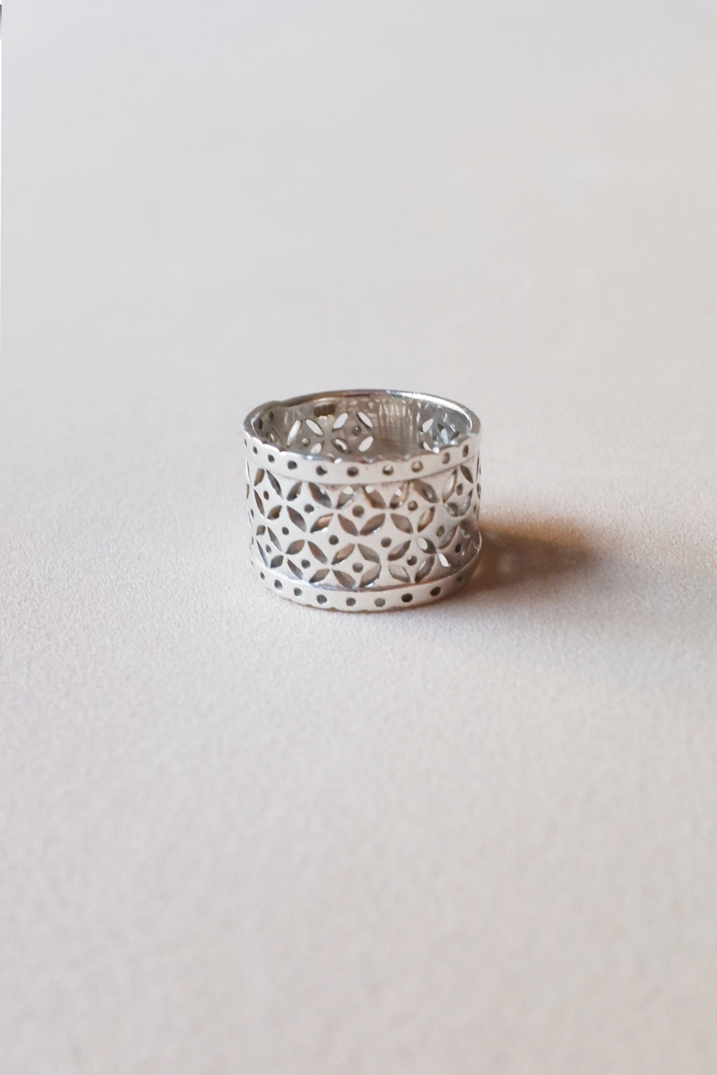 Vintage 純銀雕花古董寬戒